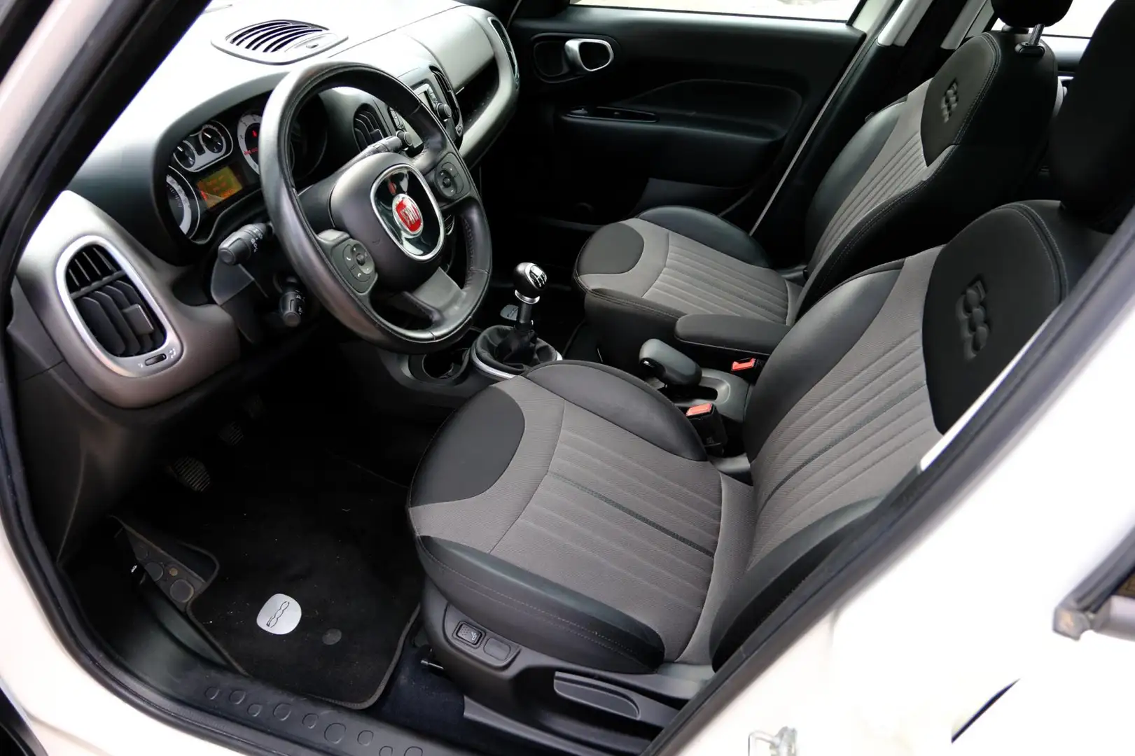 Fiat 500L 0.9 TwinAir Lounge Pano|Navi|Clima|LMV Wit - 2