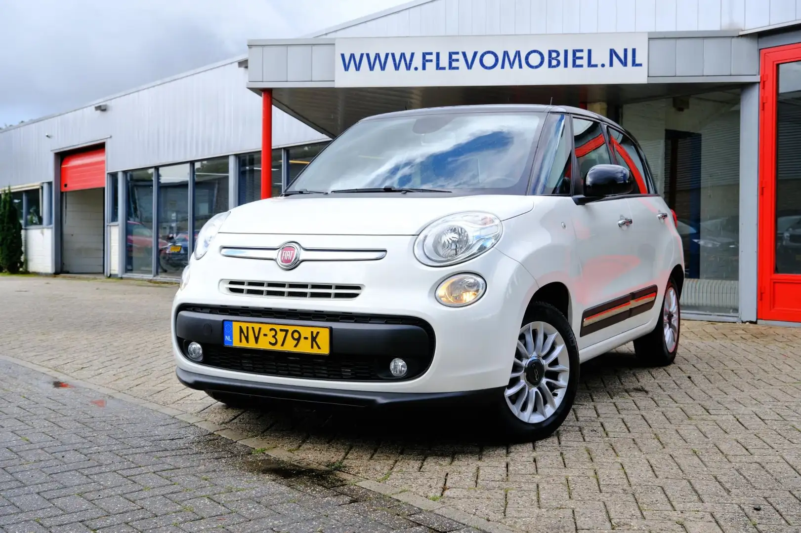 Fiat 500L 0.9 TwinAir Lounge Pano|Navi|Clima|LMV Wit - 1