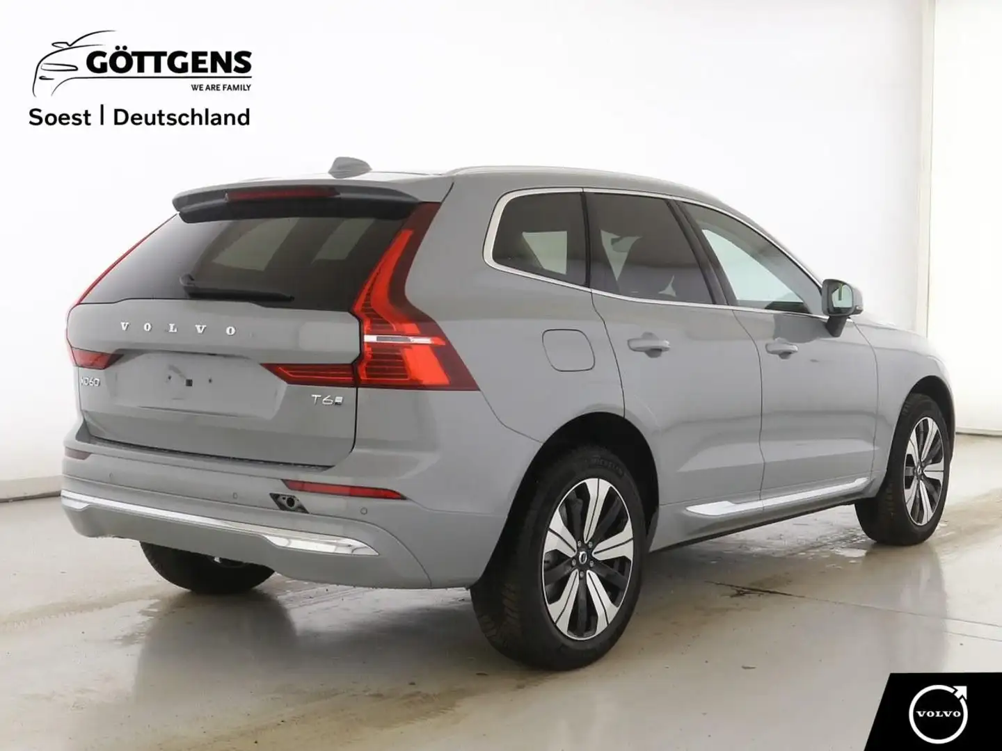 Volvo XC60 T6 AWD Plug-in Core Bright NAVI LED 19LM H&K Grau - 2