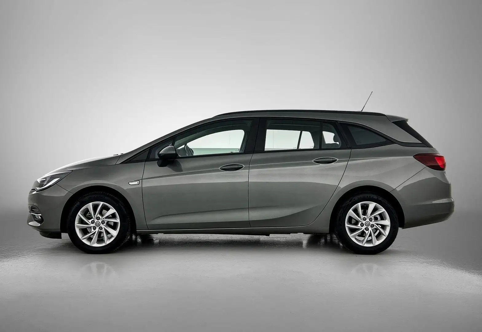 Opel Astra Sports Tourer 1.2 Edition | 130pk | Navi | Camera Grijs - 2