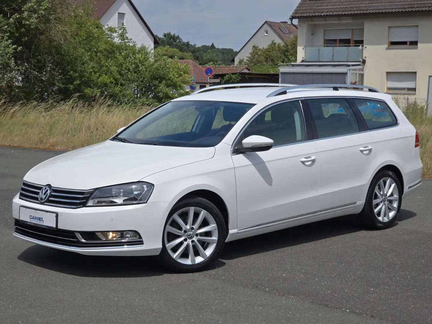 Volkswagen Passat Variant 2.0 TDI DSG Highline BlueMotion Weiß - 2