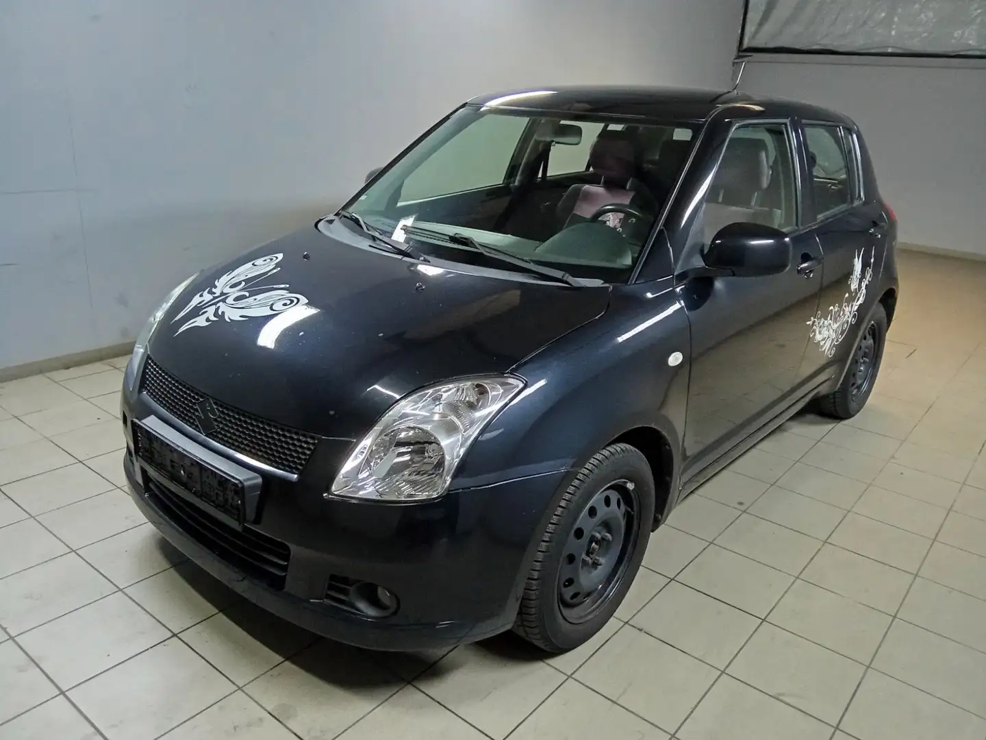 Suzuki Swift 1,3 Club 4x4 Noir - 1
