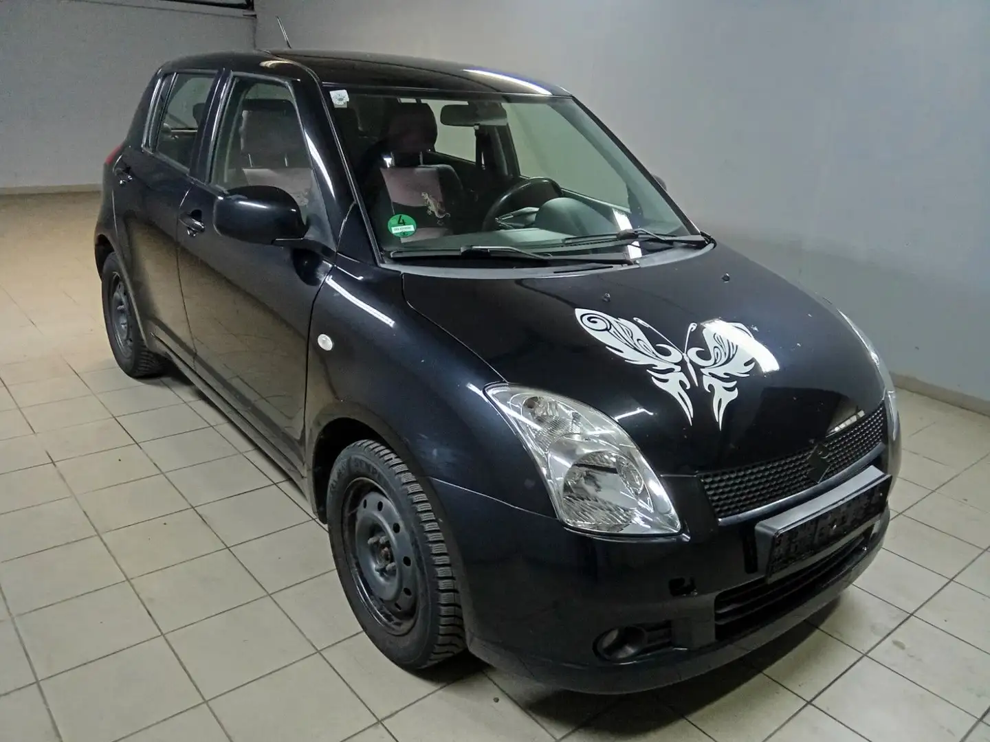 Suzuki Swift 1,3 Club 4x4 Noir - 2