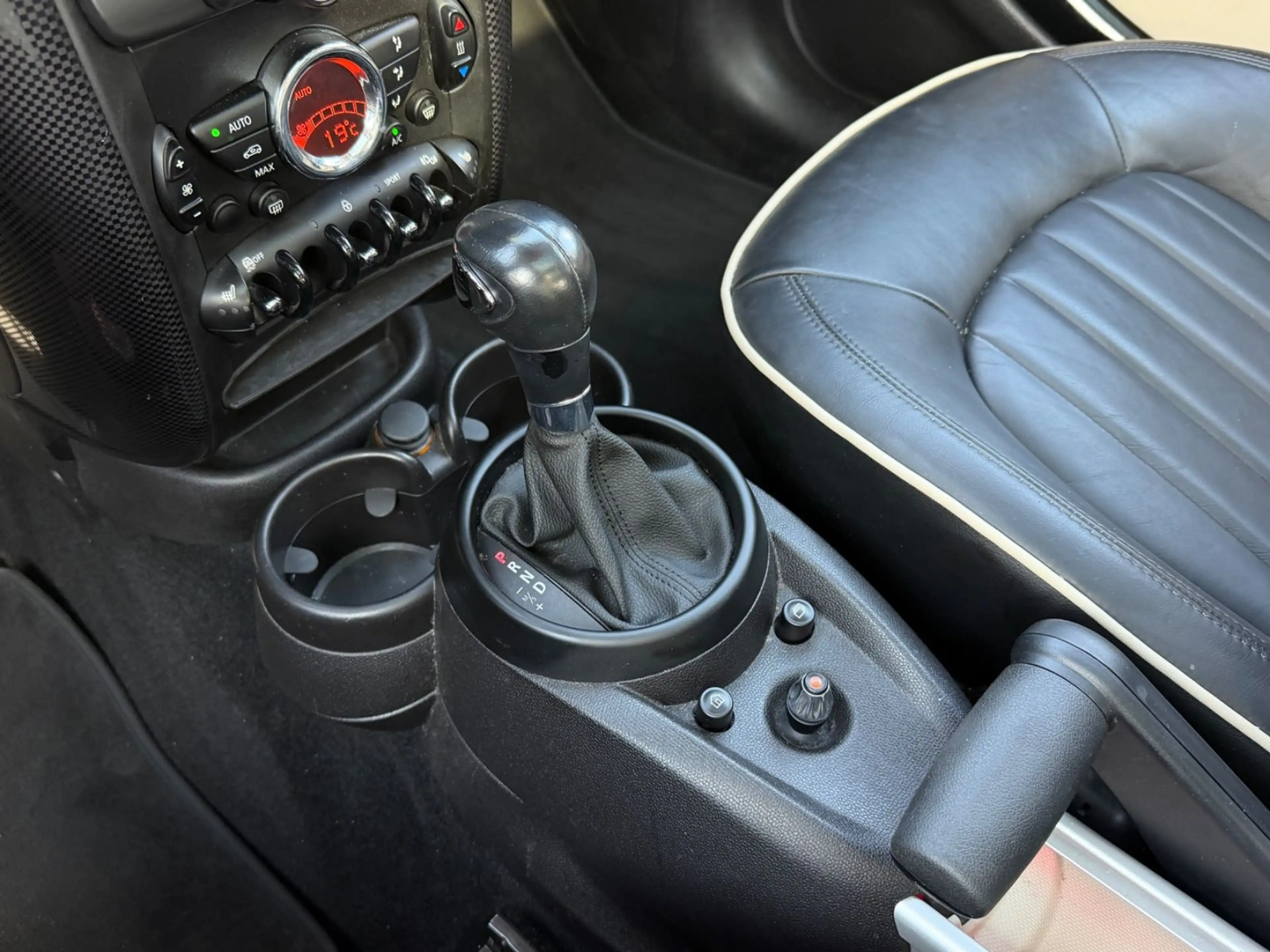 MINI Cooper D Countryman Cooper D Countryman Pano Leder Navi Automatik — photo 13