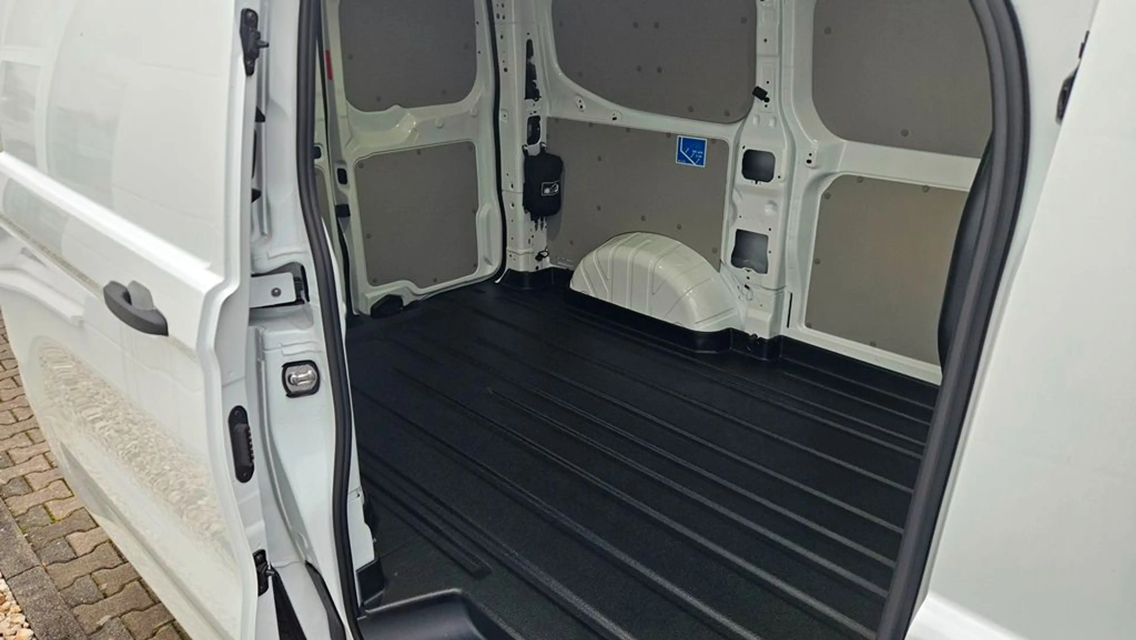 Ford Transit Custom BEV Kasten L1 AHK+Sitzheizung — photo 5