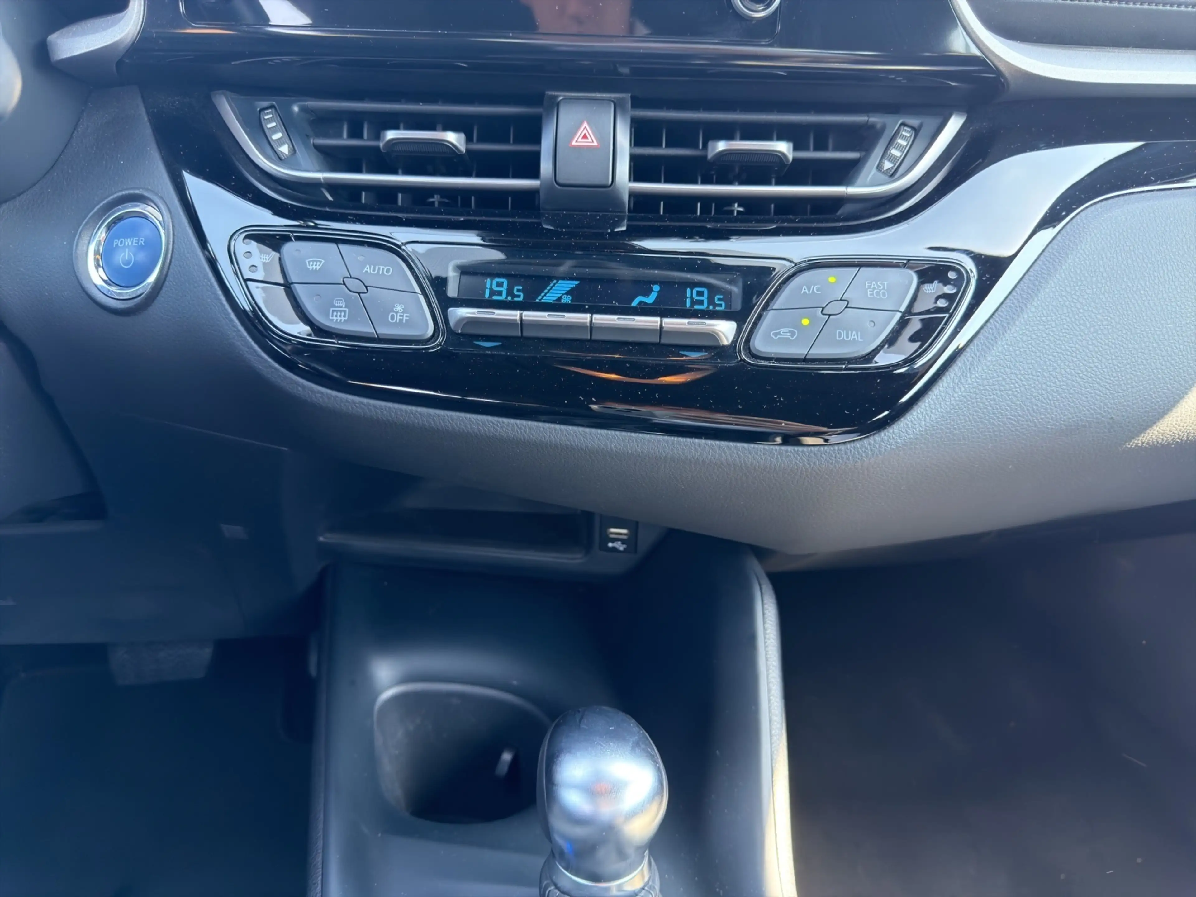 Toyota C-HR HYBRID BUSINESS EDITION*CARPLAY*TOP — photo 14