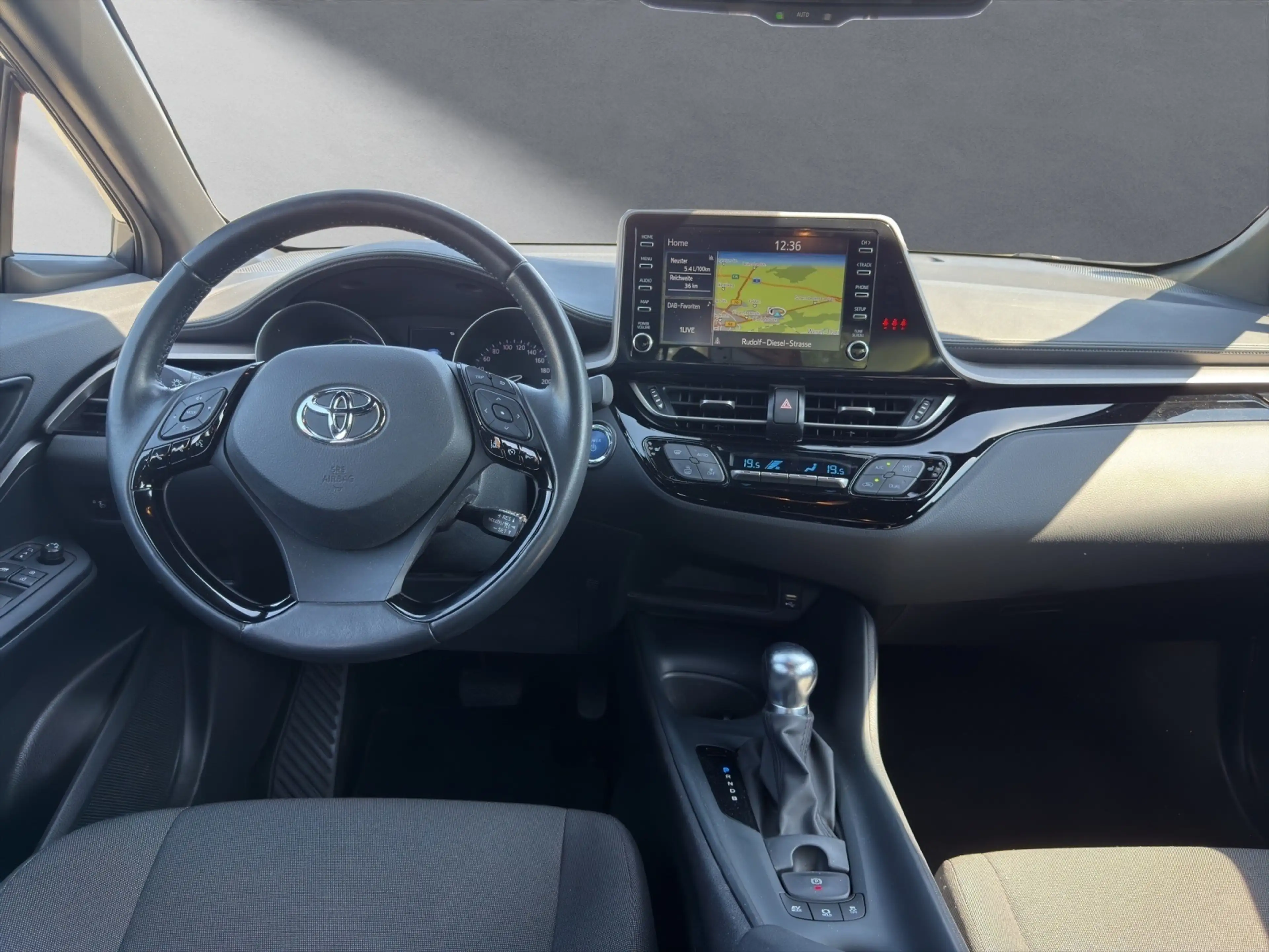 Toyota C-HR HYBRID BUSINESS EDITION*CARPLAY*TOP — photo 13