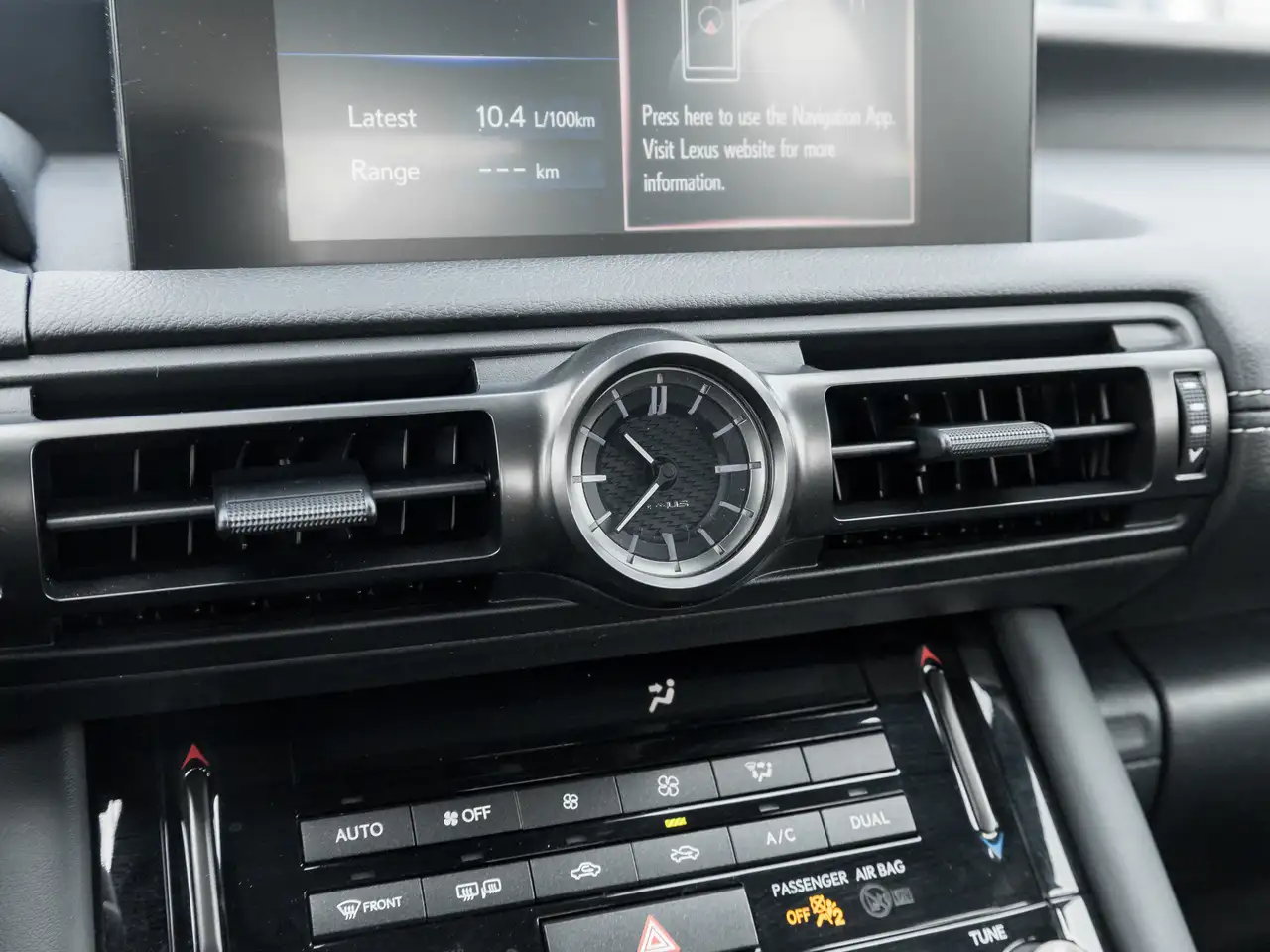 Lexus IS снимка Lexus IS