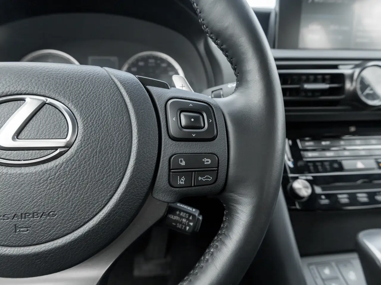 Lexus IS снимка Lexus IS
