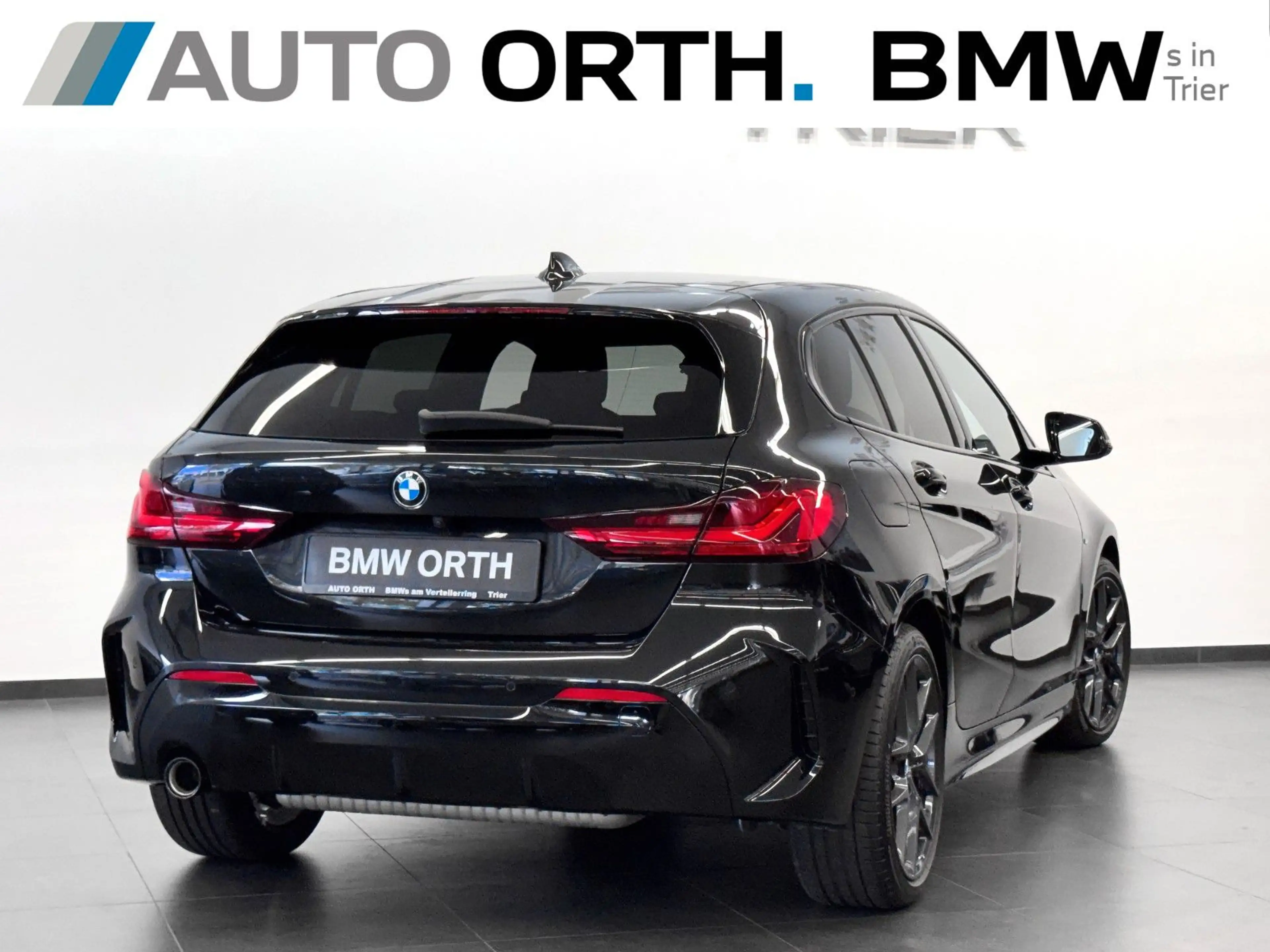 BMW 118 i AUTOM. M-SPORT LC-PROF HEAD-UP KAMERA HIFI — photo 6