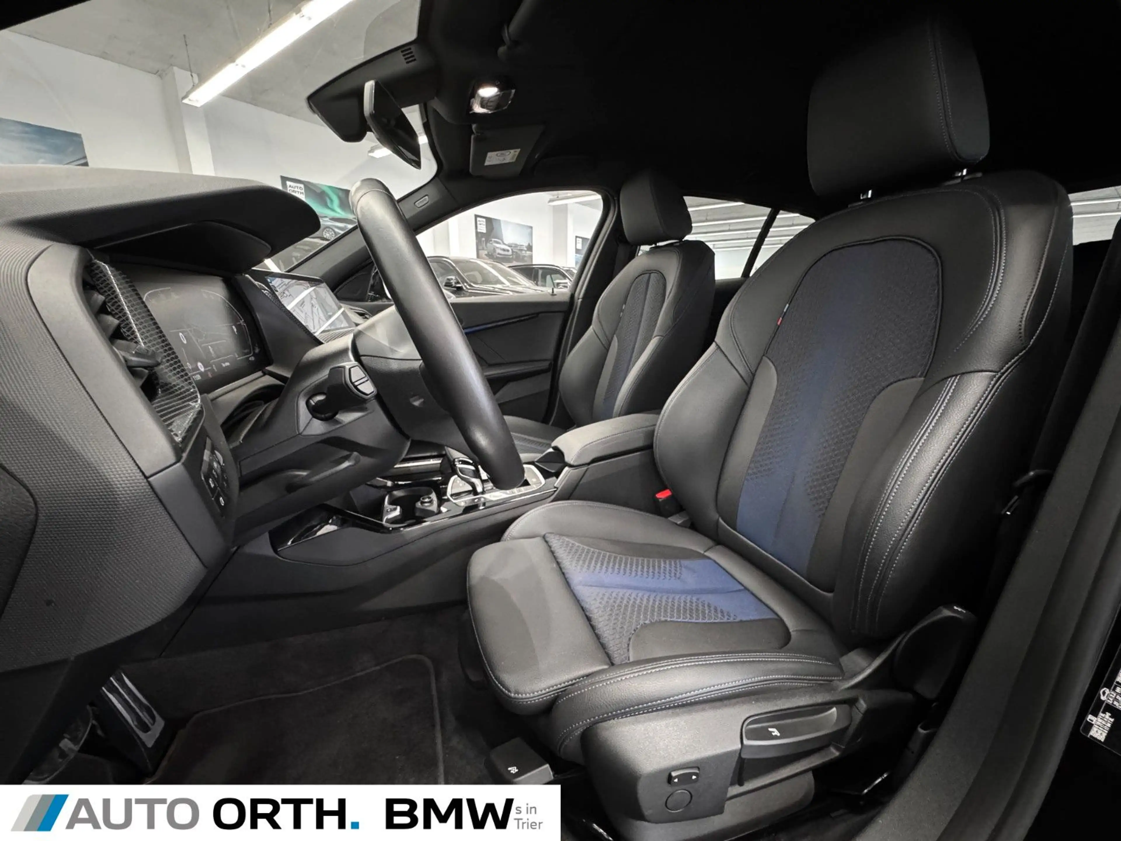 BMW 118 i AUTOM. M-SPORT LC-PROF HEAD-UP KAMERA HIFI — photo 12