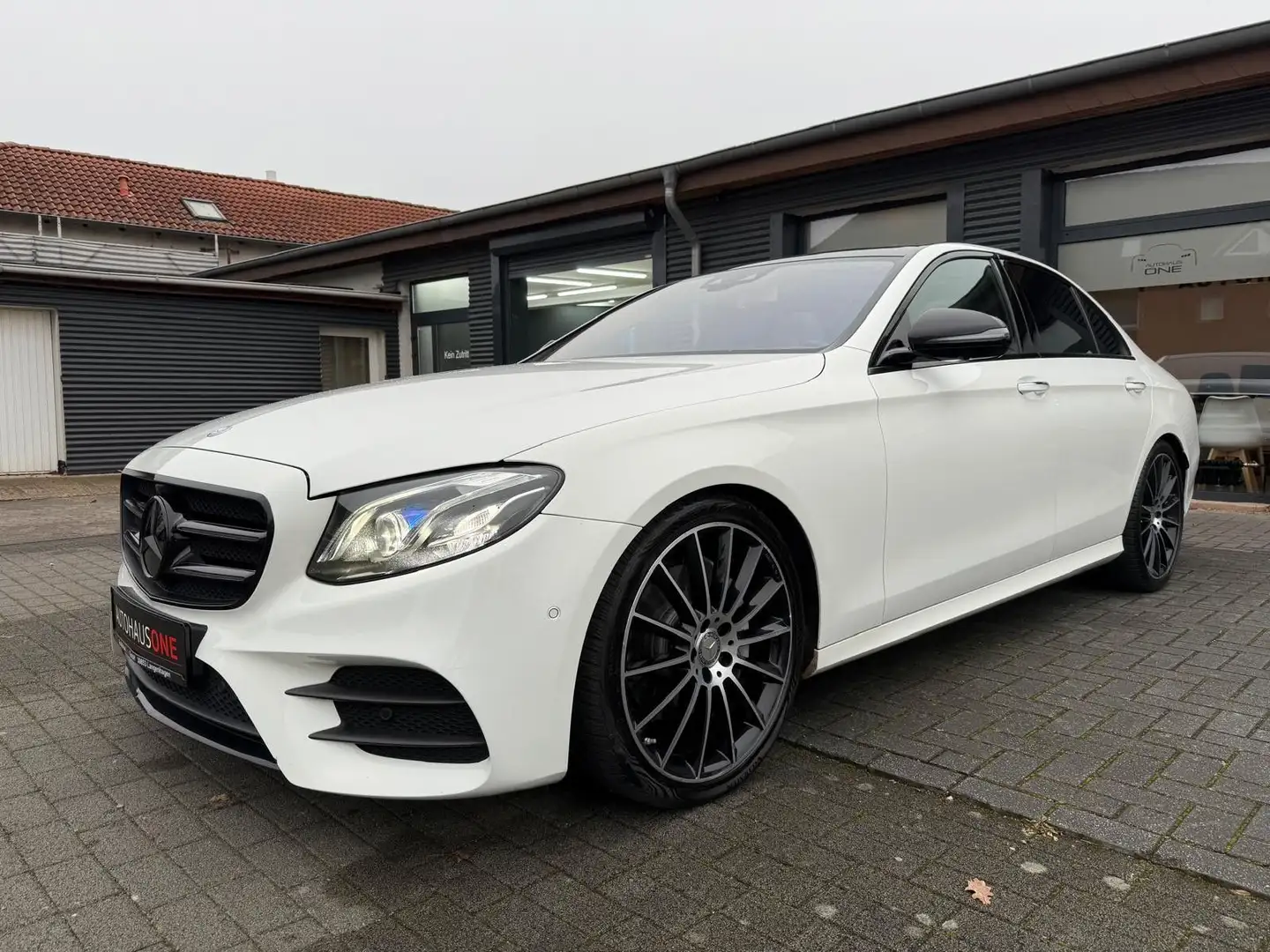 Mercedes-Benz E 220 d MEMORY/PANORAMA/SOFTCLOSE/KEYLESS GO Blanc - 2
