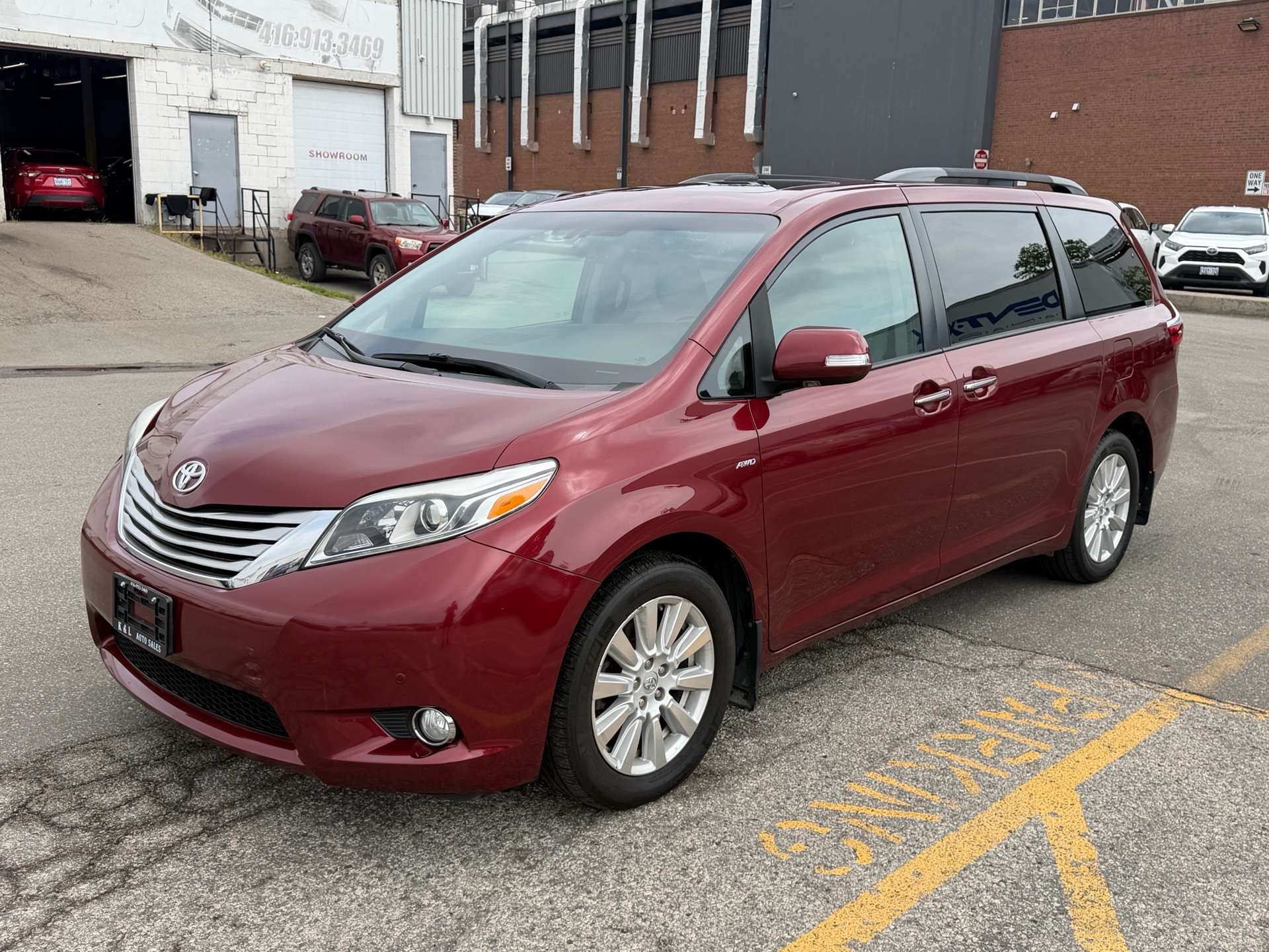 2017 Toyota Sienna LIMITED ~ AWD ~ 2 SUNROOFS ~ DVD ~ LOADED