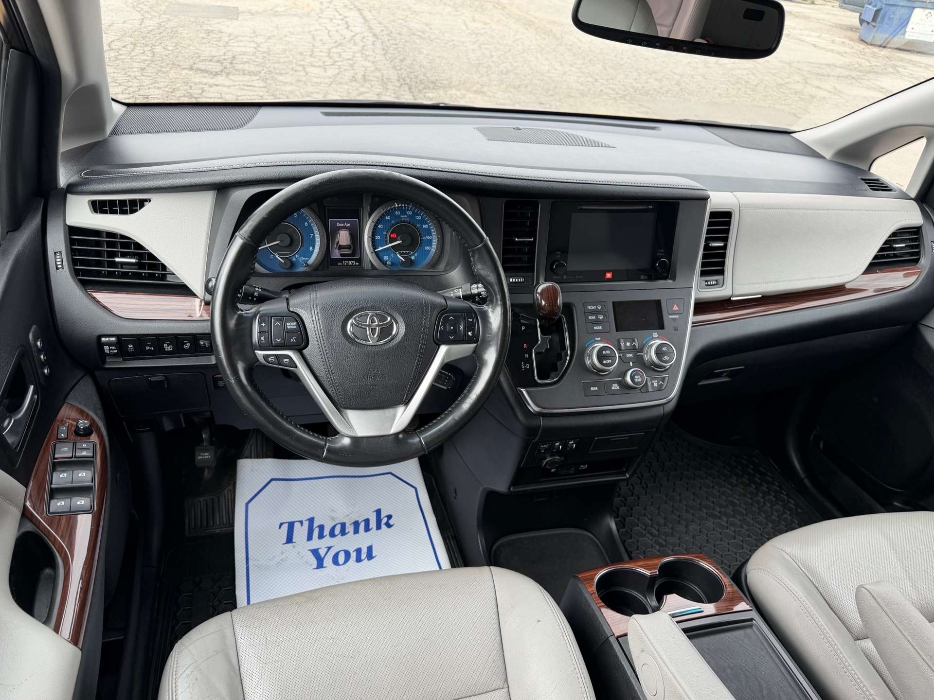2017 Toyota Sienna LIMITED ~ AWD ~ 2 SUNROOFS ~ DVD ~ LOADED — снимка 1
