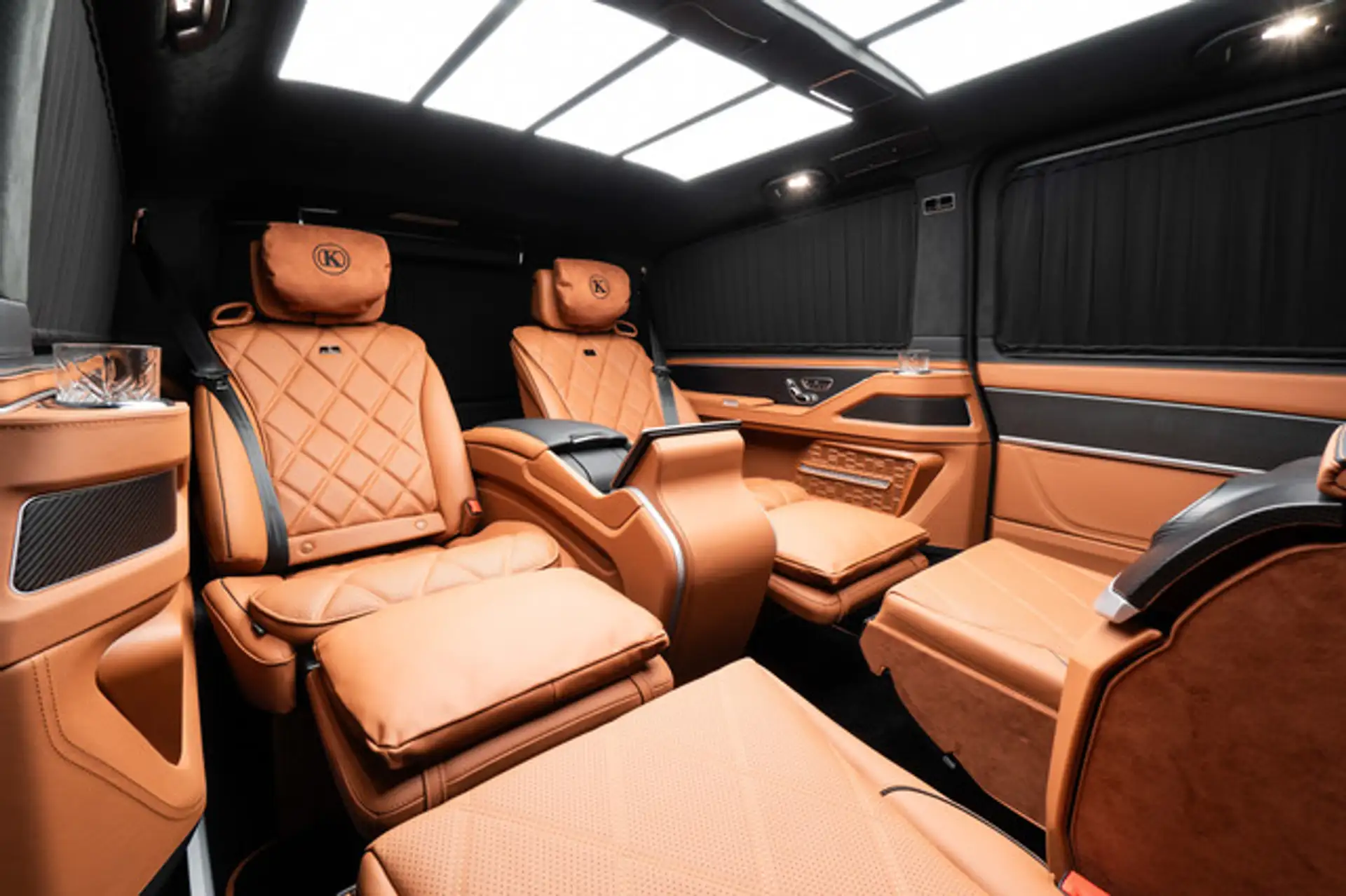 벤츠 V-Class V 300 2026 검정 사진 6