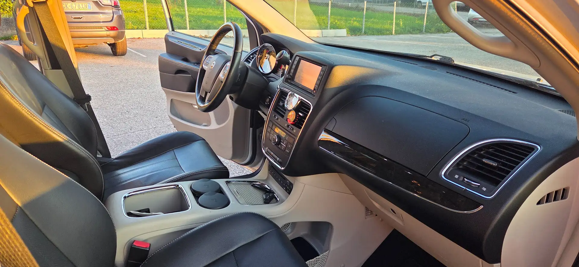 Lancia Voyager Voyager 2.8L Platinum 163cv auto SOLO 35.000KM Argento - 2