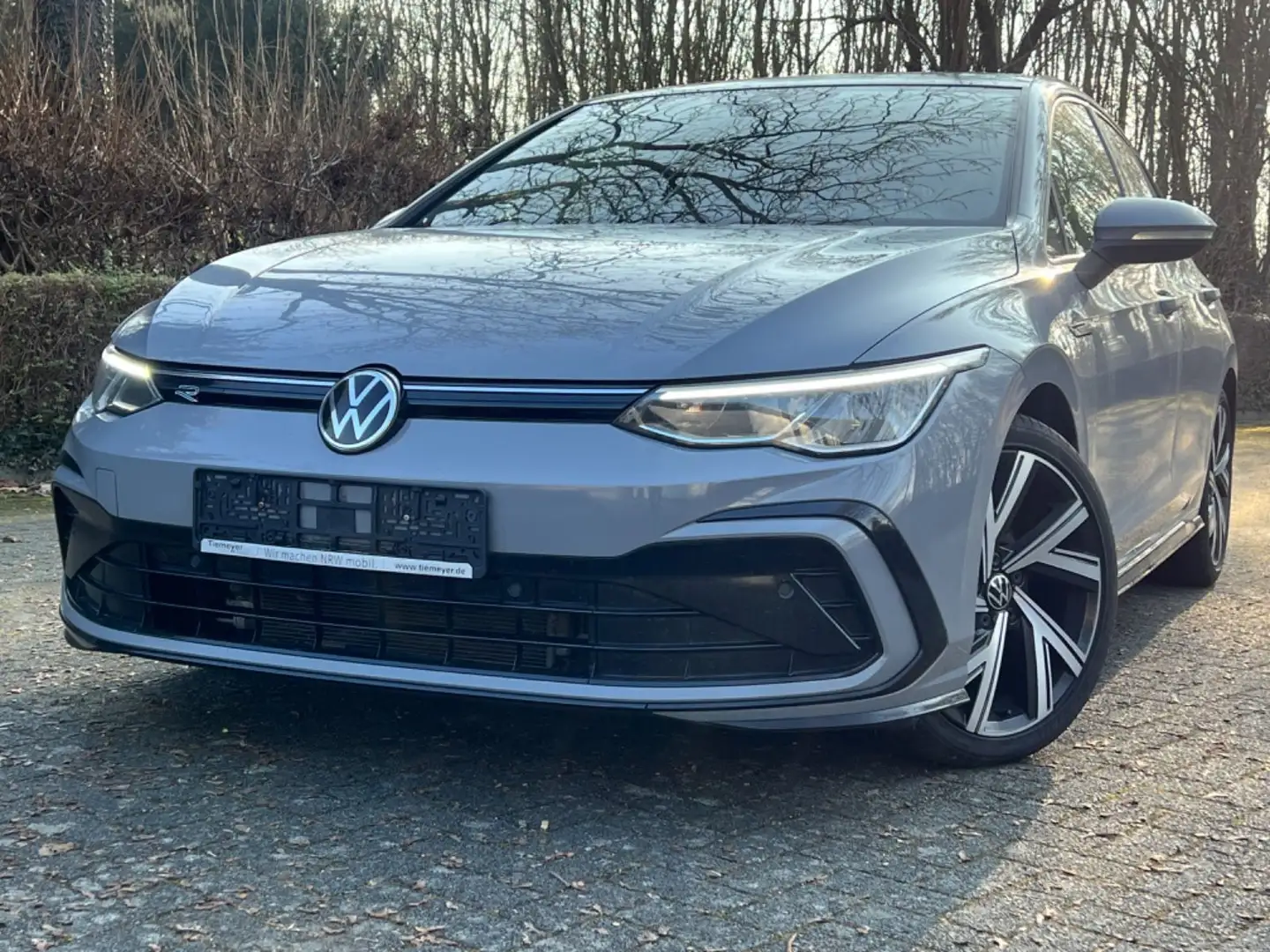 Volkswagen Golf VIII Lim. |R-Line|LED|ACC|NAVI|R.KAMERA| Gris - 1