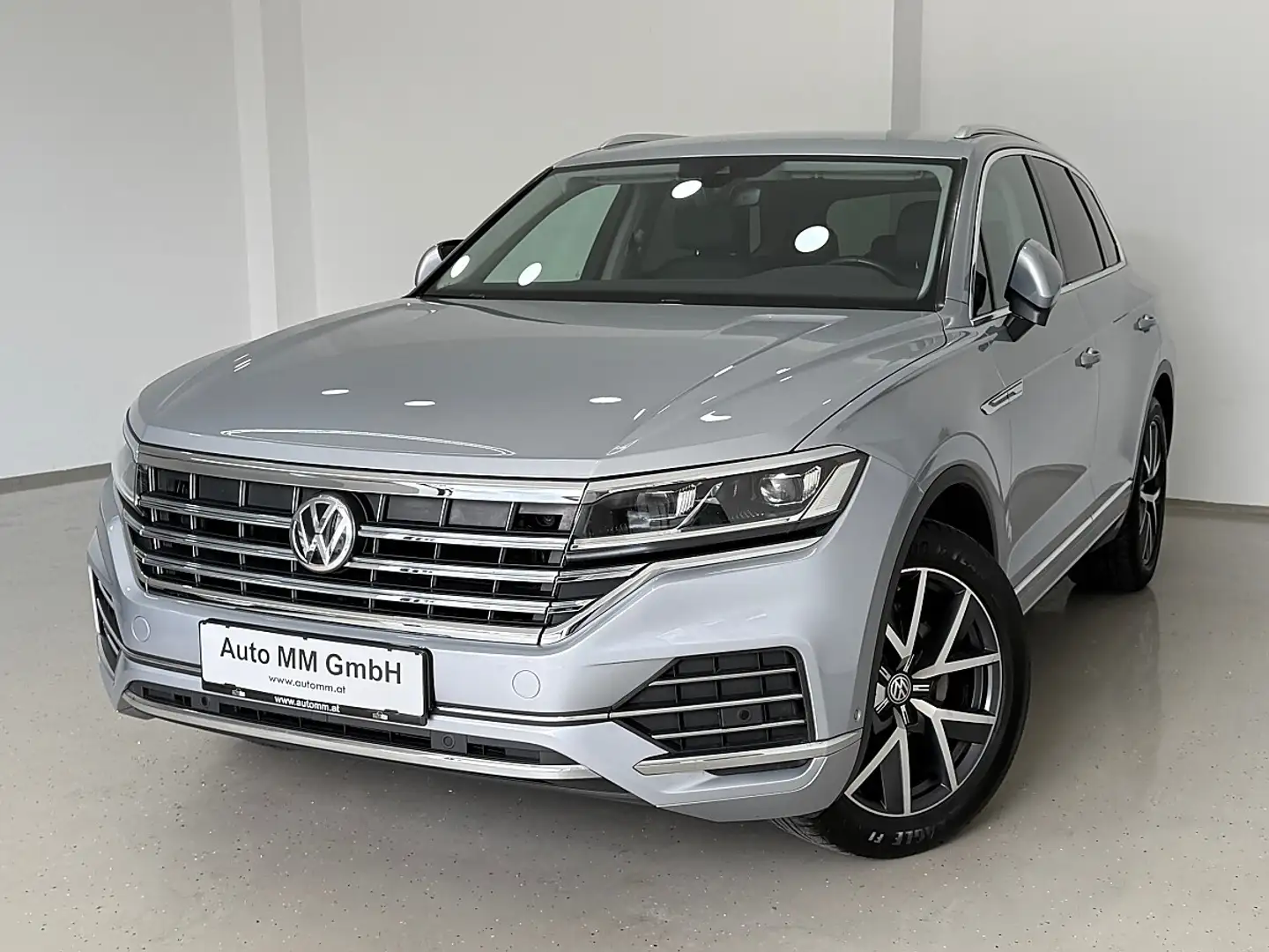 Volkswagen Touareg 4Motion V6 TDI SCR Elegance AHK Grau - 1