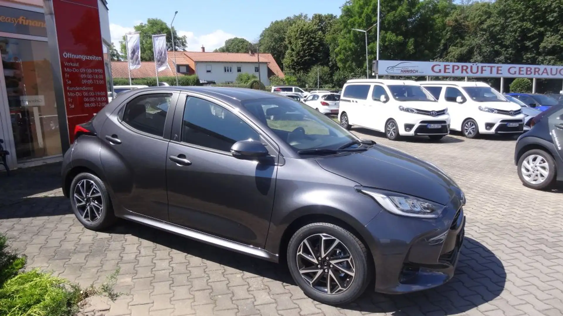 Toyota Yaris 1.5 VVT-i Team Deutschland Grau - 2