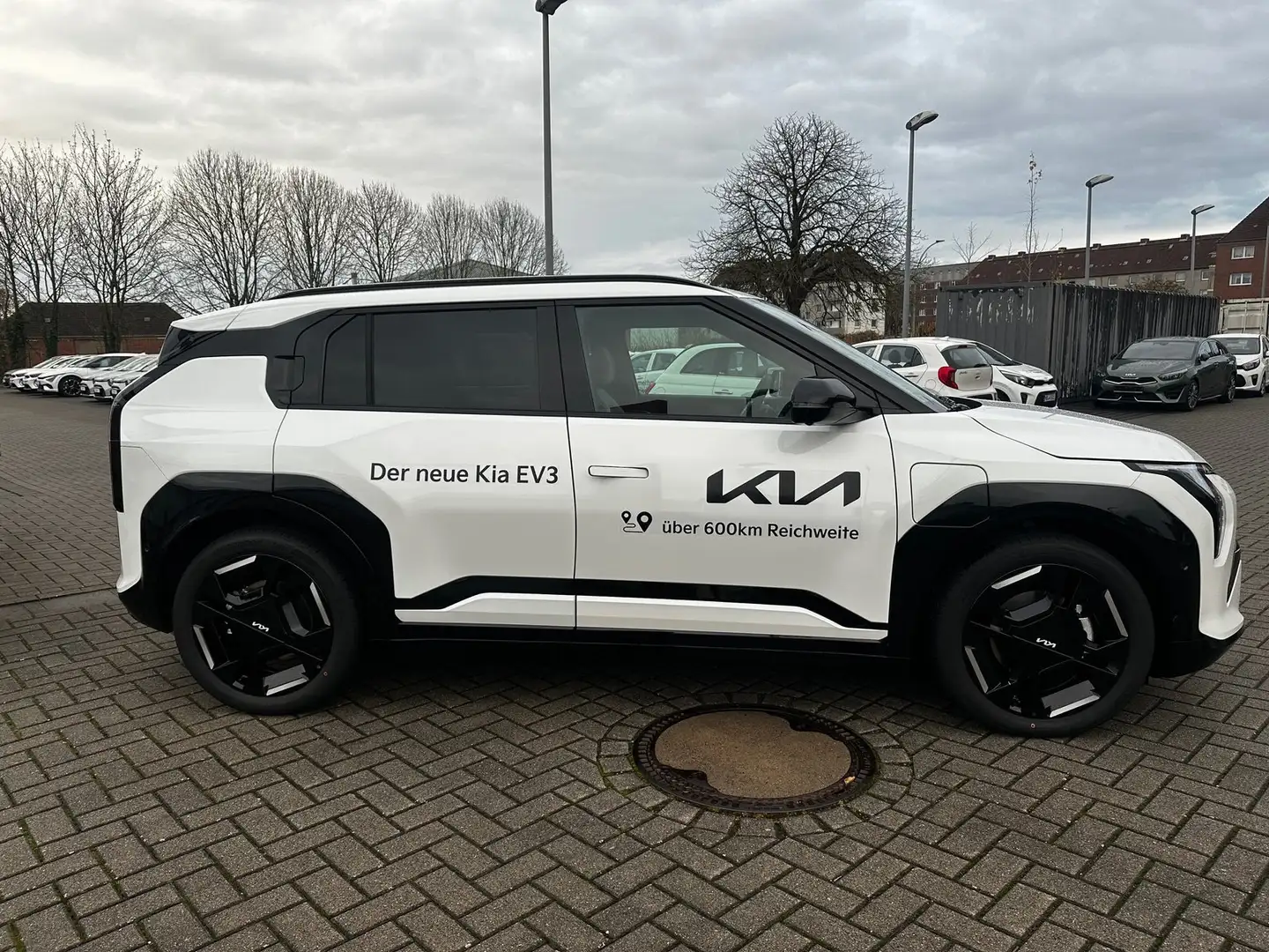 Kia EV3 81,4 kWh GT-line DriveWise Comfort GD Bílá - 2