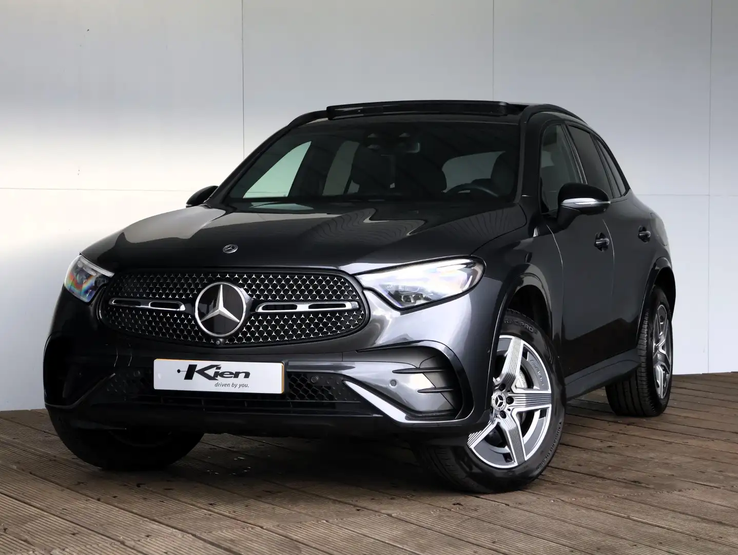 Mercedes-Benz GLC 300 300e 4MATIC AMG Line | Pano-dak | Burmester | 360 Gris - 2