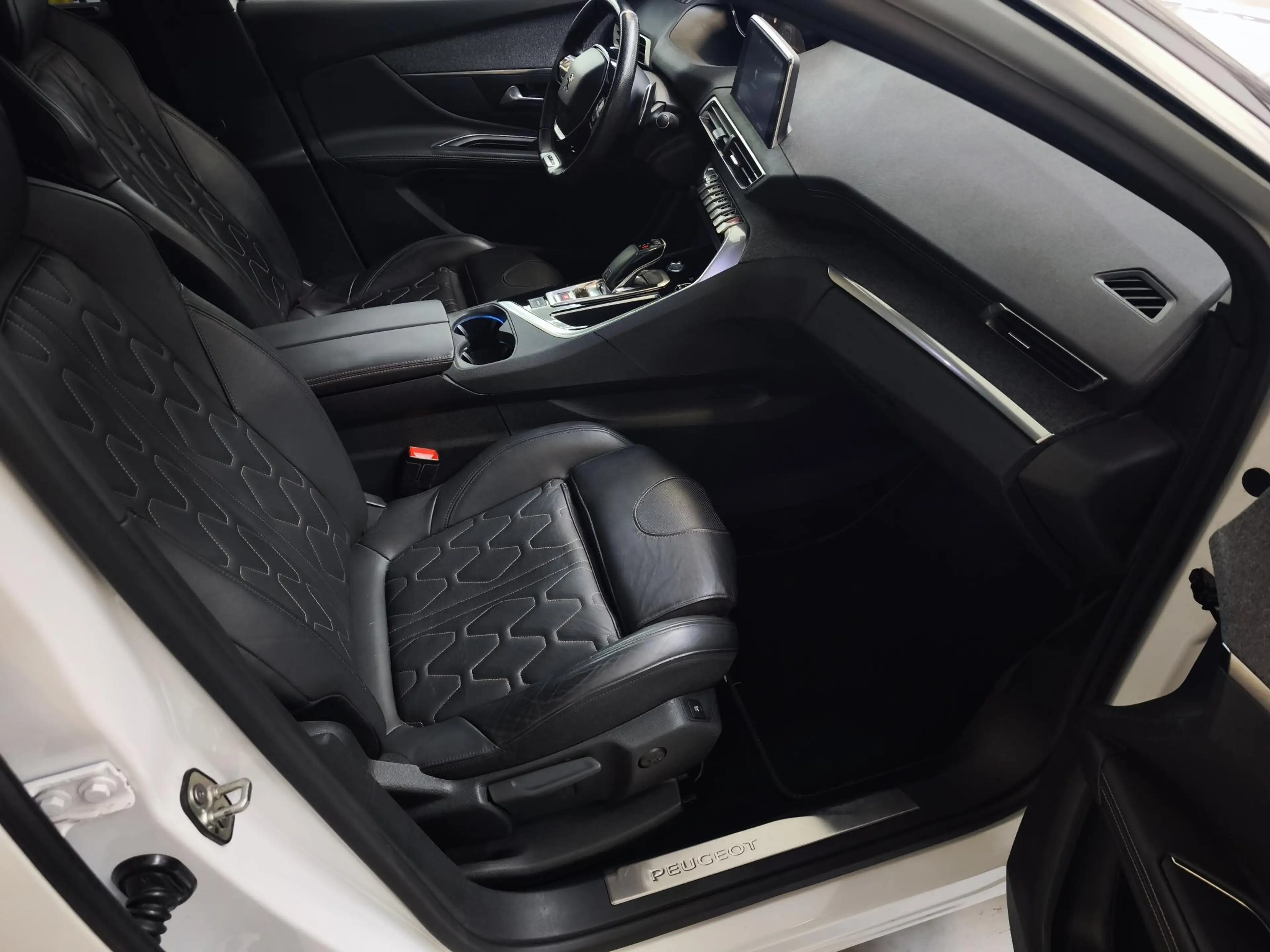 Peugeot 5008 1.6 e-THP GT-Line 7-Pers | Leder | Schuifdak | 360 — photo 13