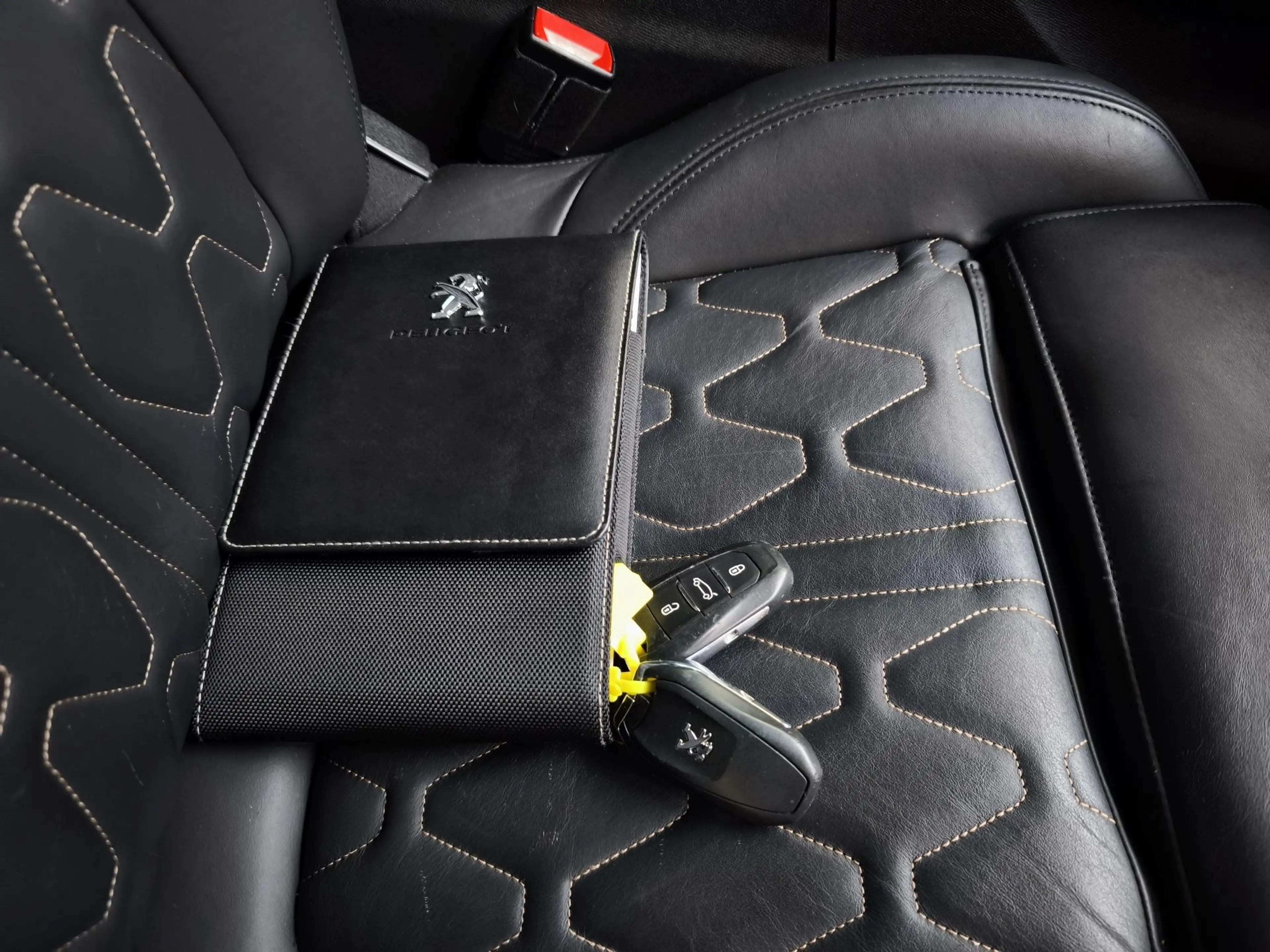 Peugeot 5008 1.6 e-THP GT-Line 7-Pers | Leder | Schuifdak | 360 — photo 17
