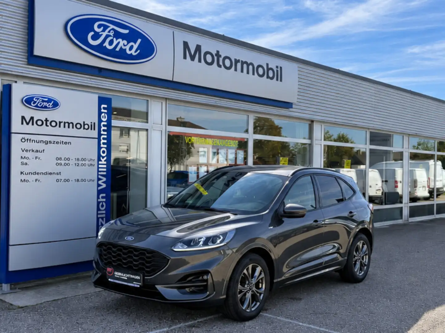 Ford Kuga 1,5 EcoBlue ST-Line Aut. Grau - 2