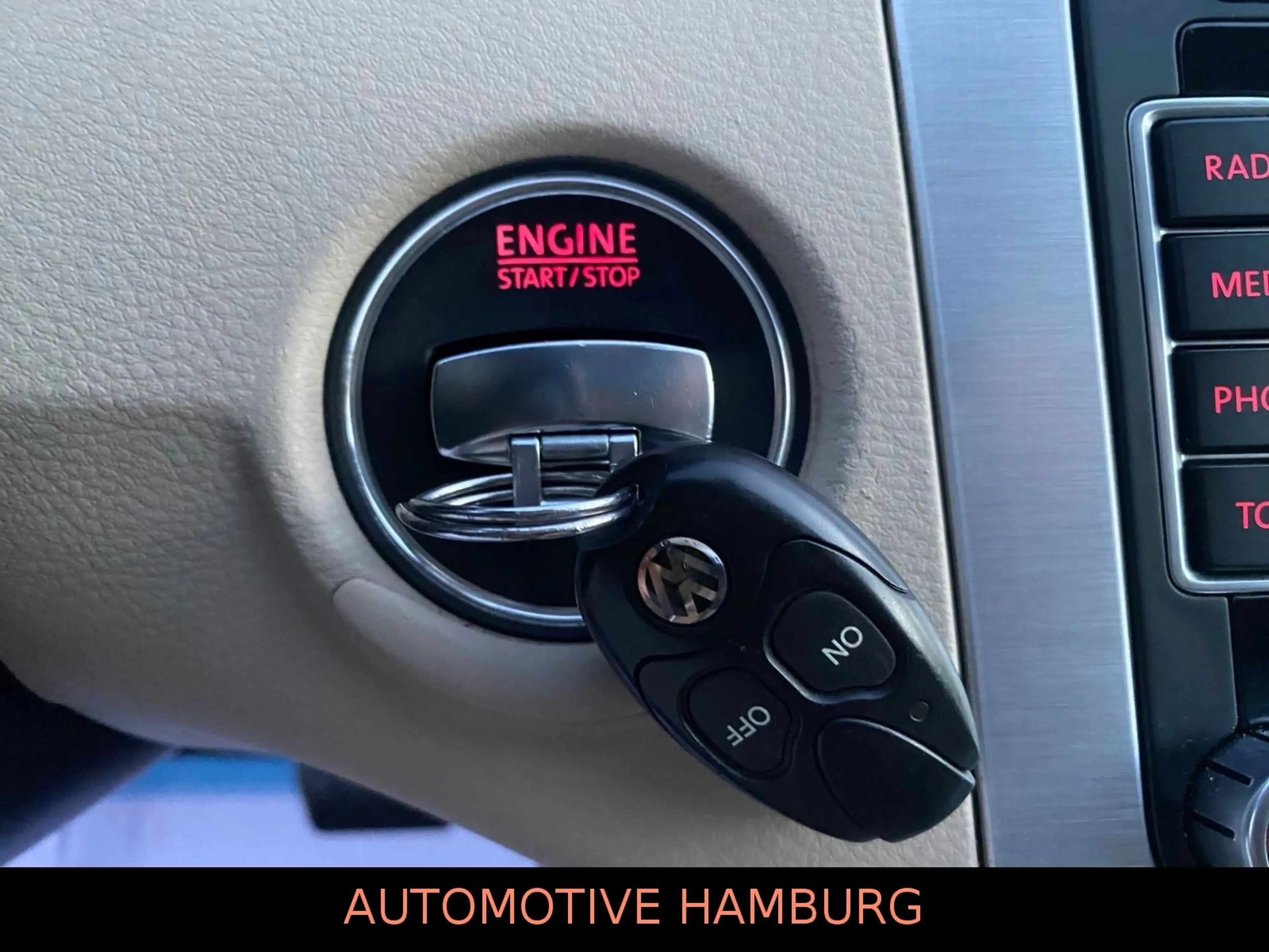Volkswagen Passat CC 3.6 4M*Bi-Xenon*Leder*NAVI*Pano*StHZ — photo 30