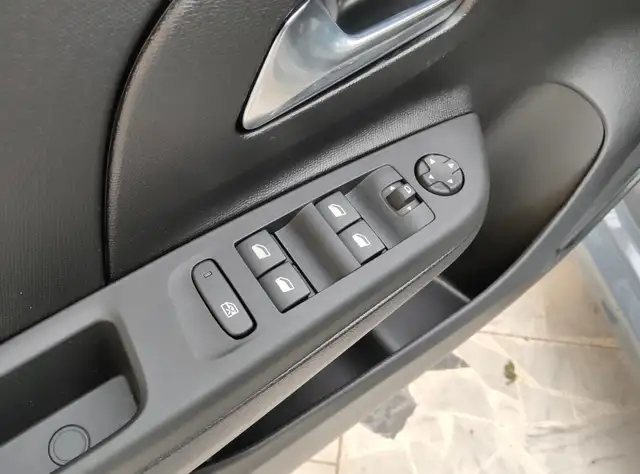 Opel Corsa view 10