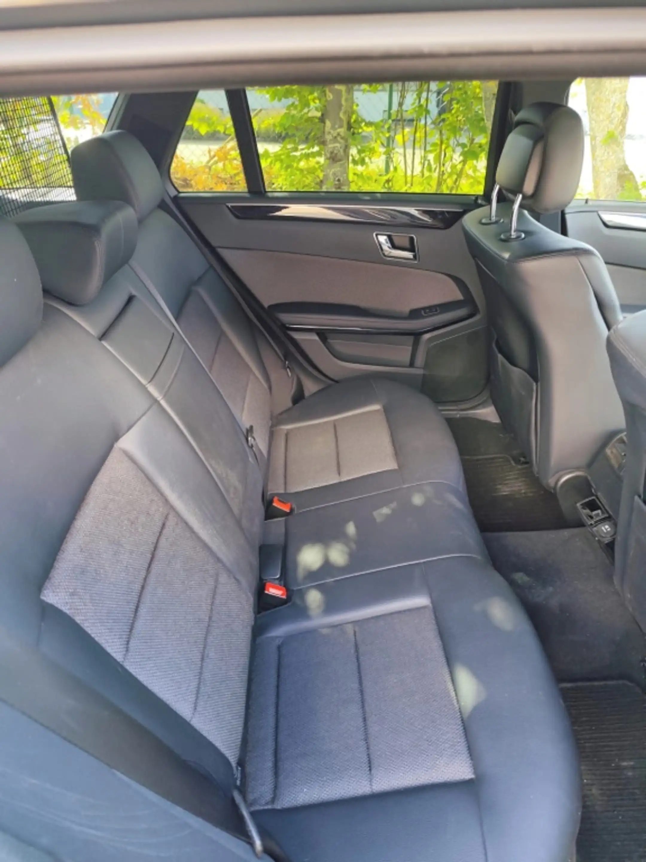 Mercedes-Benz E 350 CGI Avantgarde BE T ACC AHK ExportHändler — photo 7