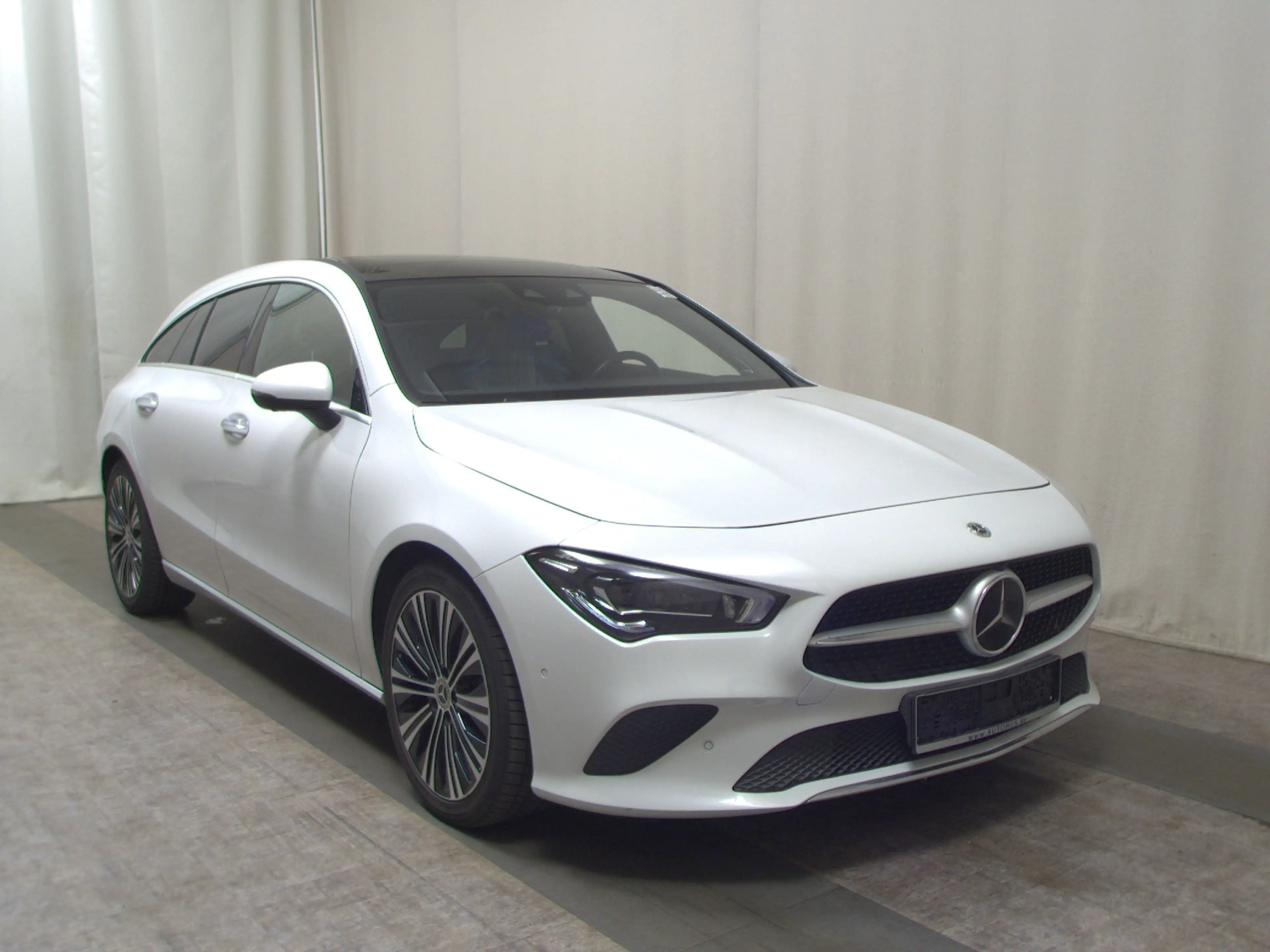 Mercedes-Benz CLA 220 d SB Progressive Navi MB-LED MBUX Pano — photo 3