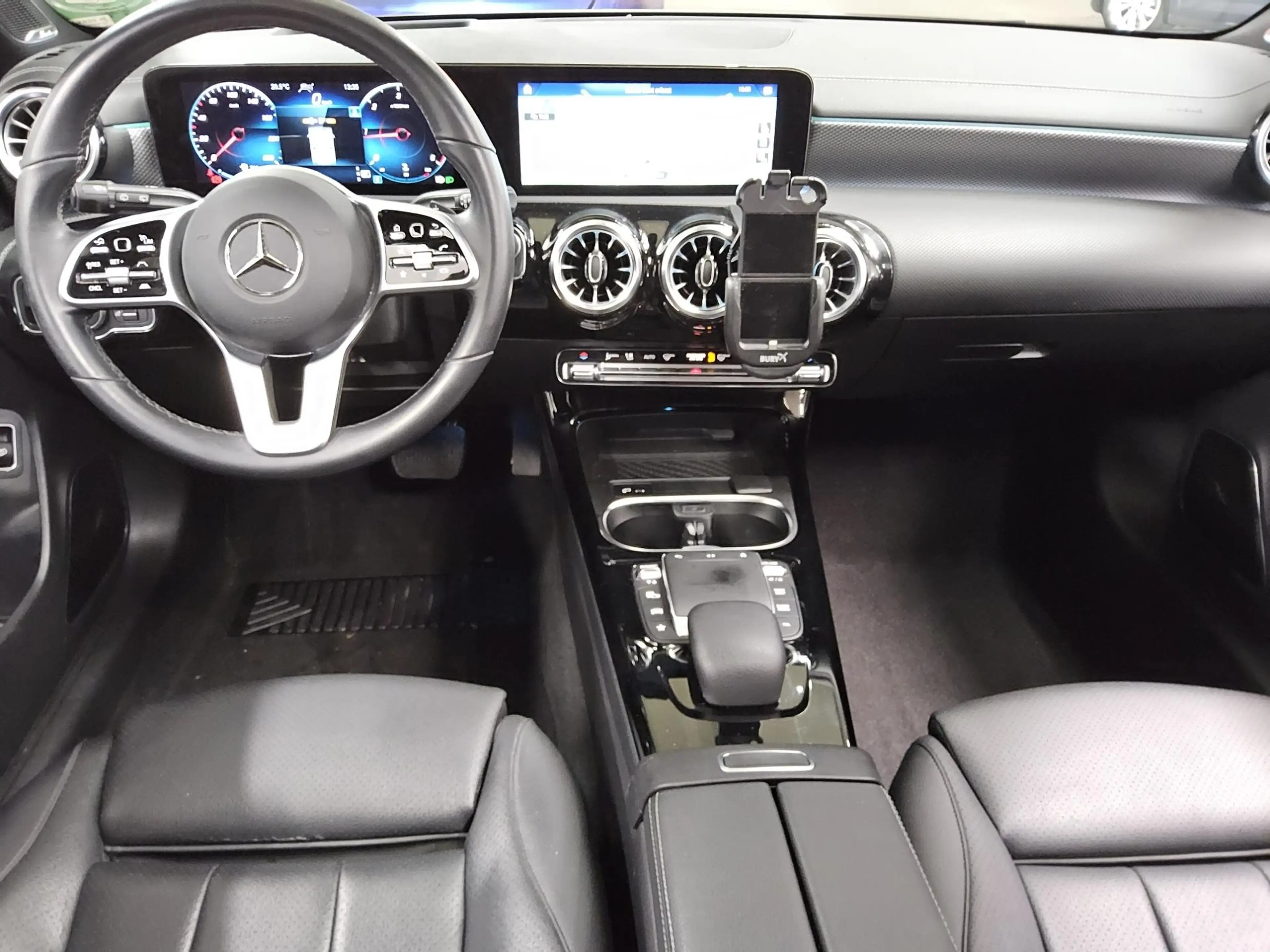 Mercedes-Benz CLA 220 d SB Progressive Navi MB-LED MBUX Pano — photo 5
