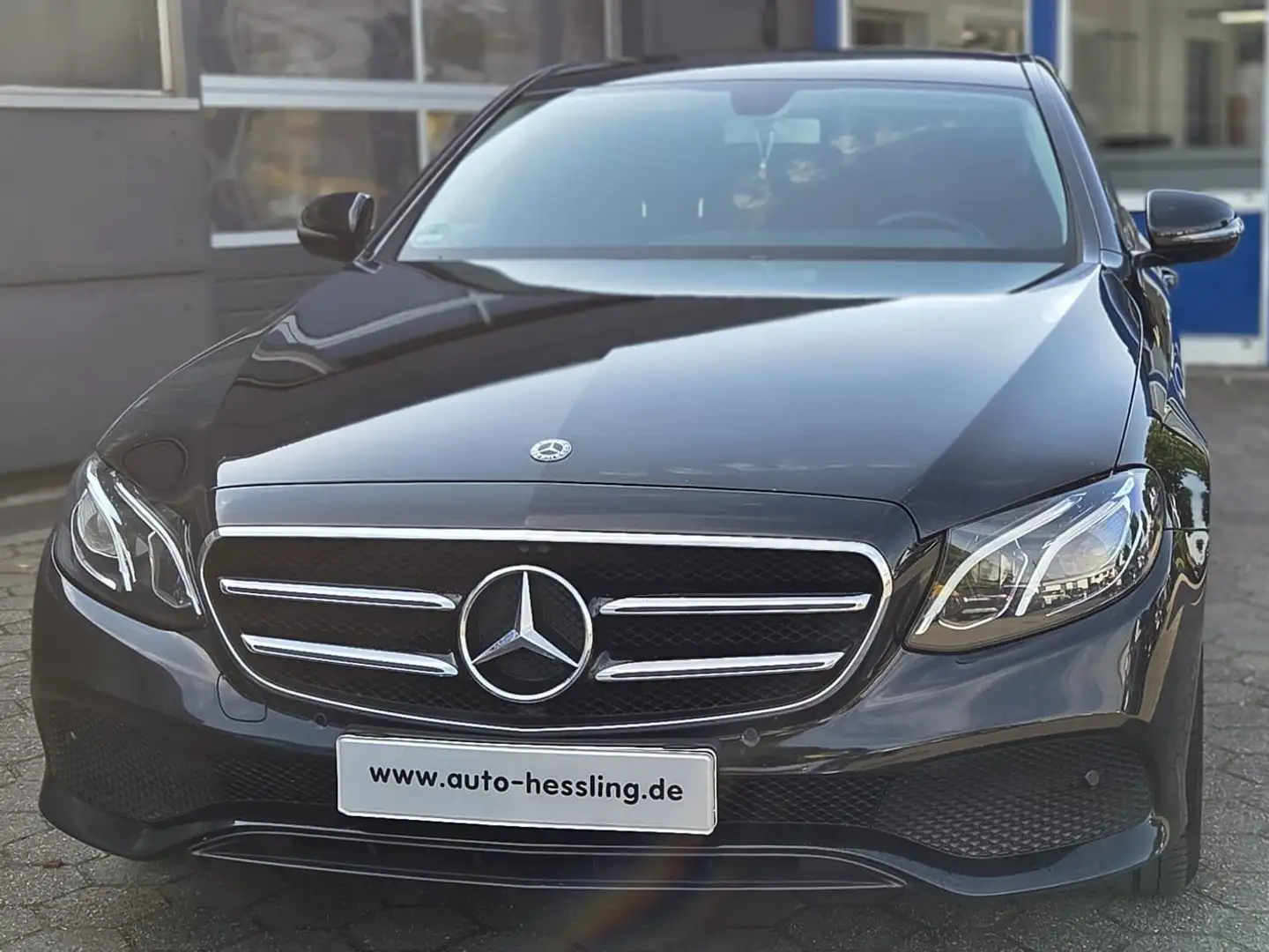 Mercedes-Benz E 220 E 220 d Avantgarde Night-Paket CARPLAY Noir - 1