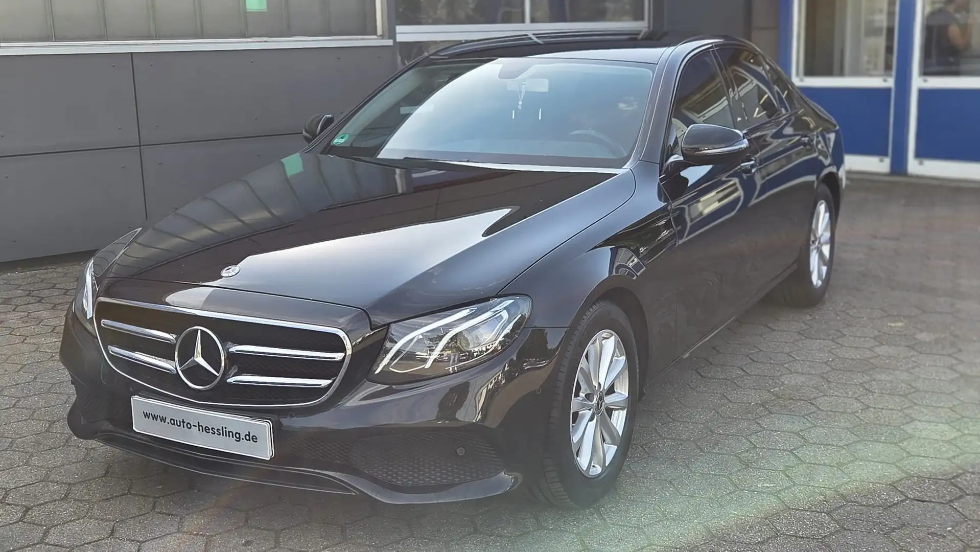 Mercedes-Benz E 220 E 220 d Avantgarde Night-Paket CARPLAY Noir - 2