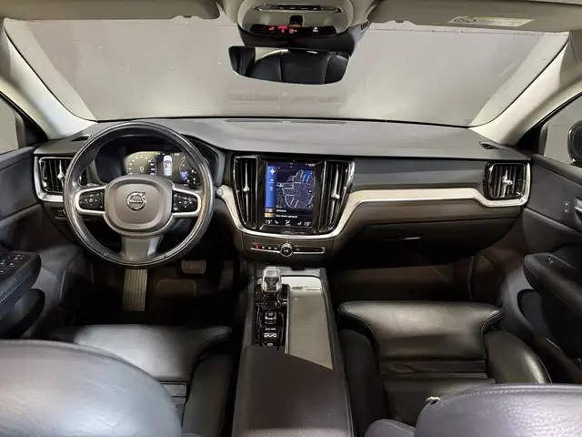 Volvo V60 view 2