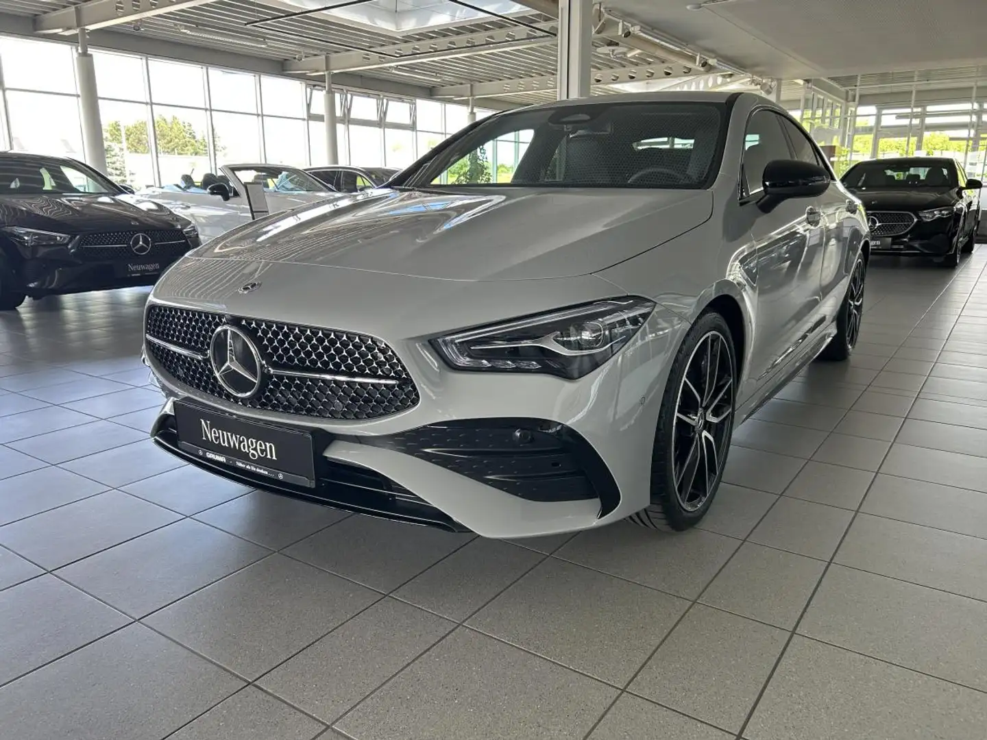 Mercedes-Benz CLA 200 d Coupé+Special Edition+AHK+KEYLESS+DISTRONIC+Wint Grau - 1