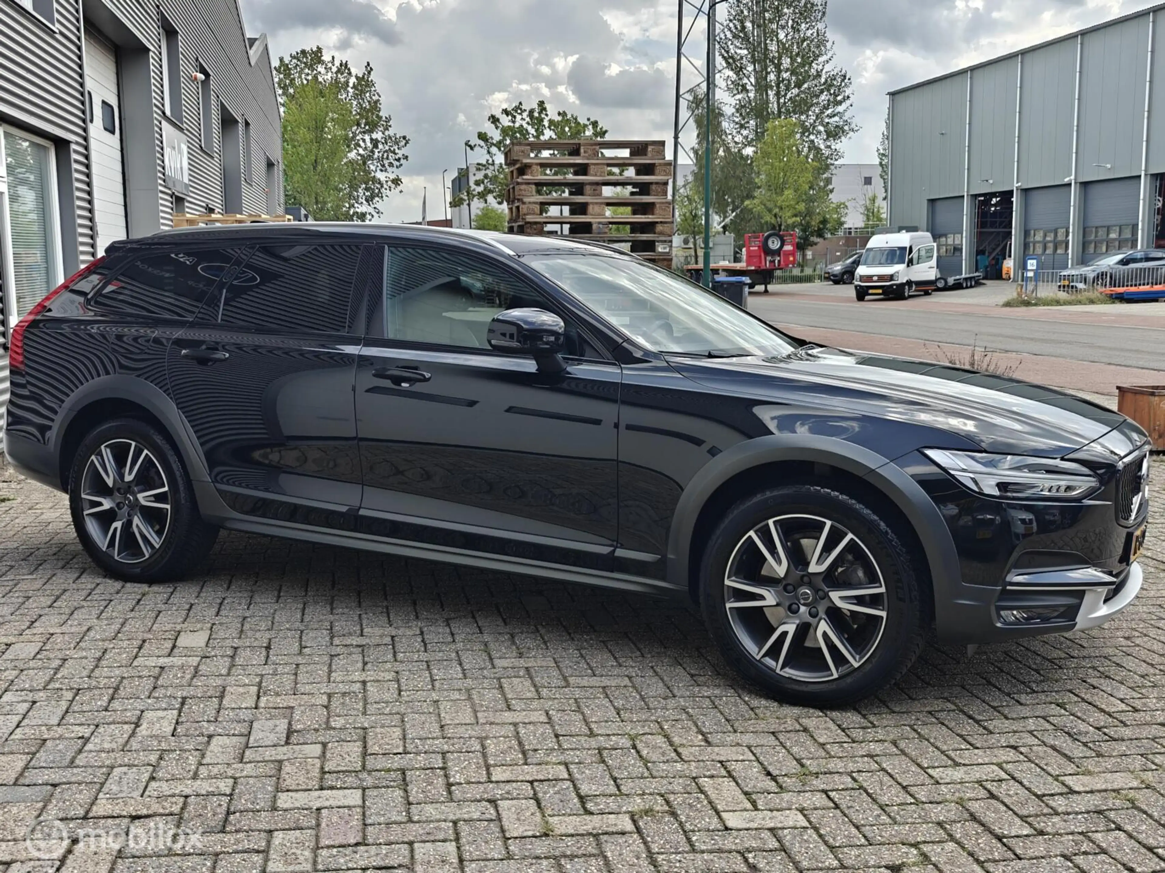 Volvo V90 Cross Country 2.0 T5 AWD Pro Volleder El. Panorama — photo 6