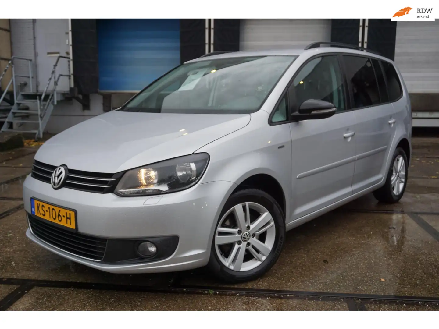 Volkswagen Touran 1.2 TSI Trendline Bluemotion 7p. * zo meeneem prij Gris - 1
