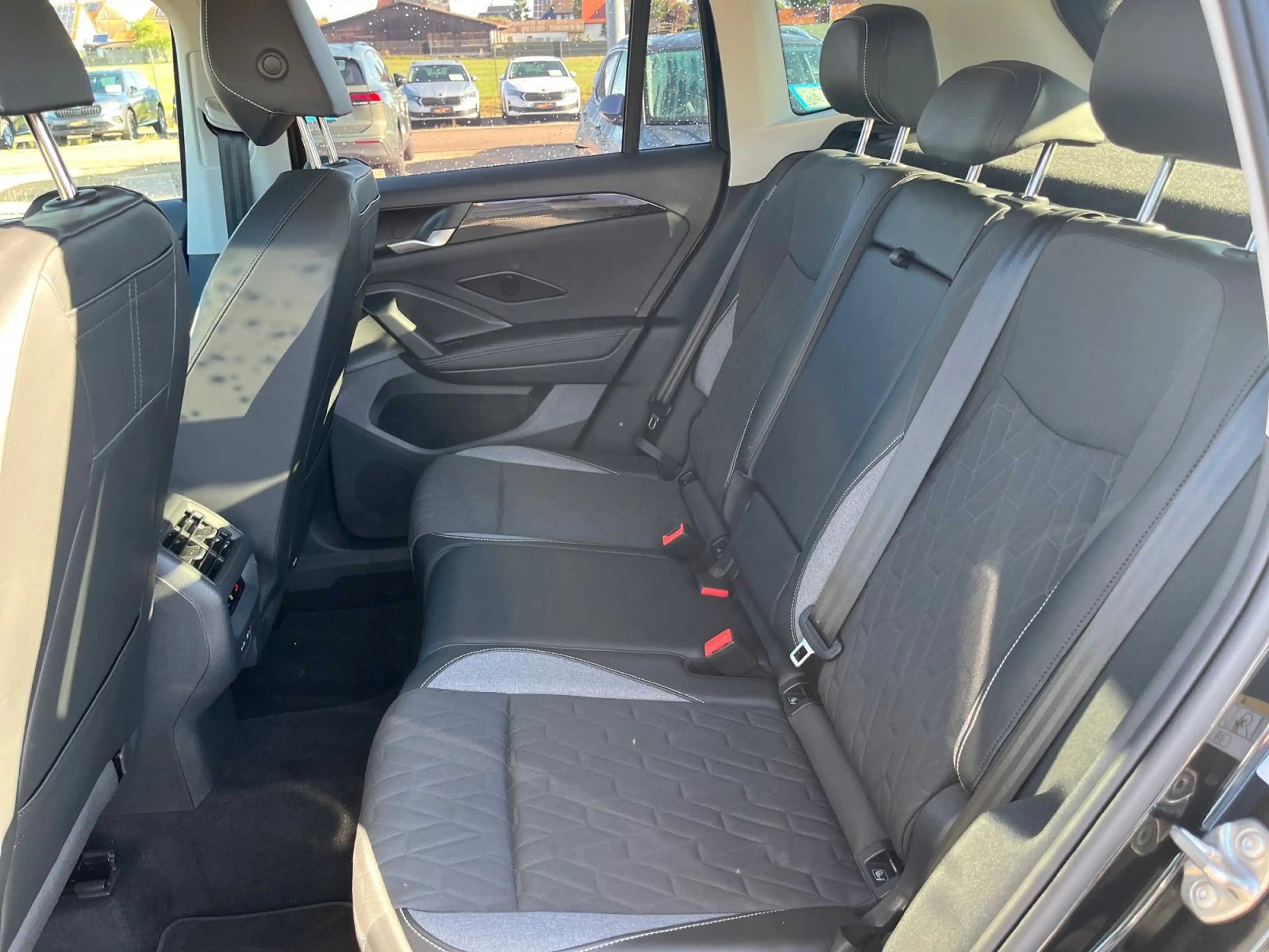 Volkswagen Tiguan 2.0TDI Energy DSG AHK LED Navi — photo 14