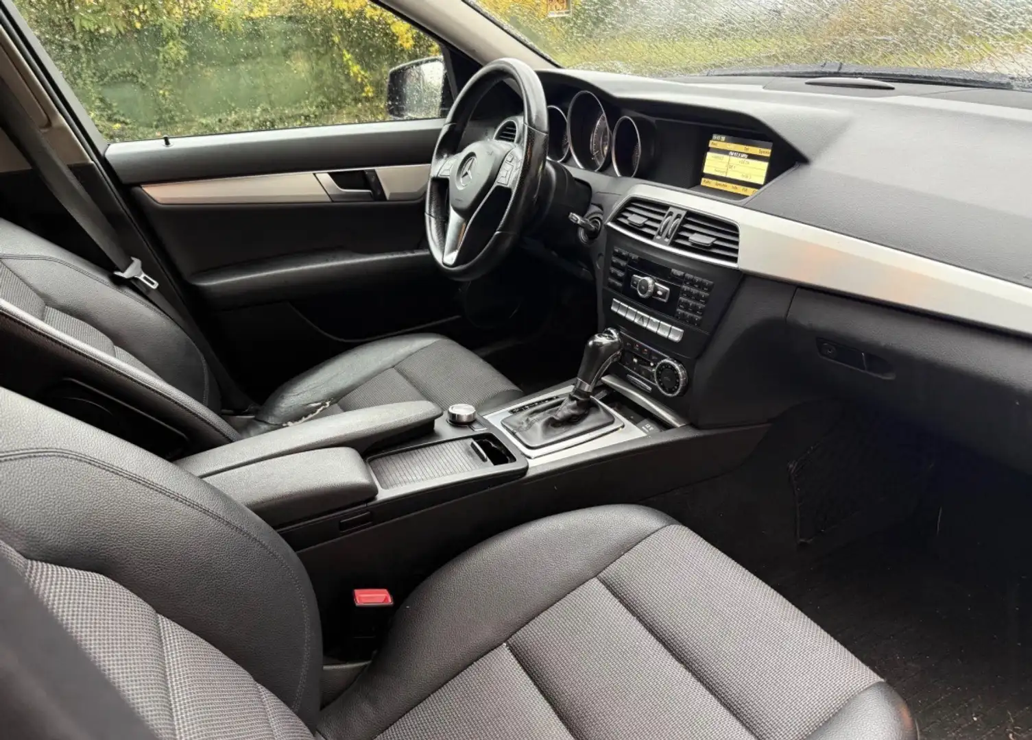 Mercedes-Benz C 220 CDI  Automatik BlueEFFICIENCY - 2