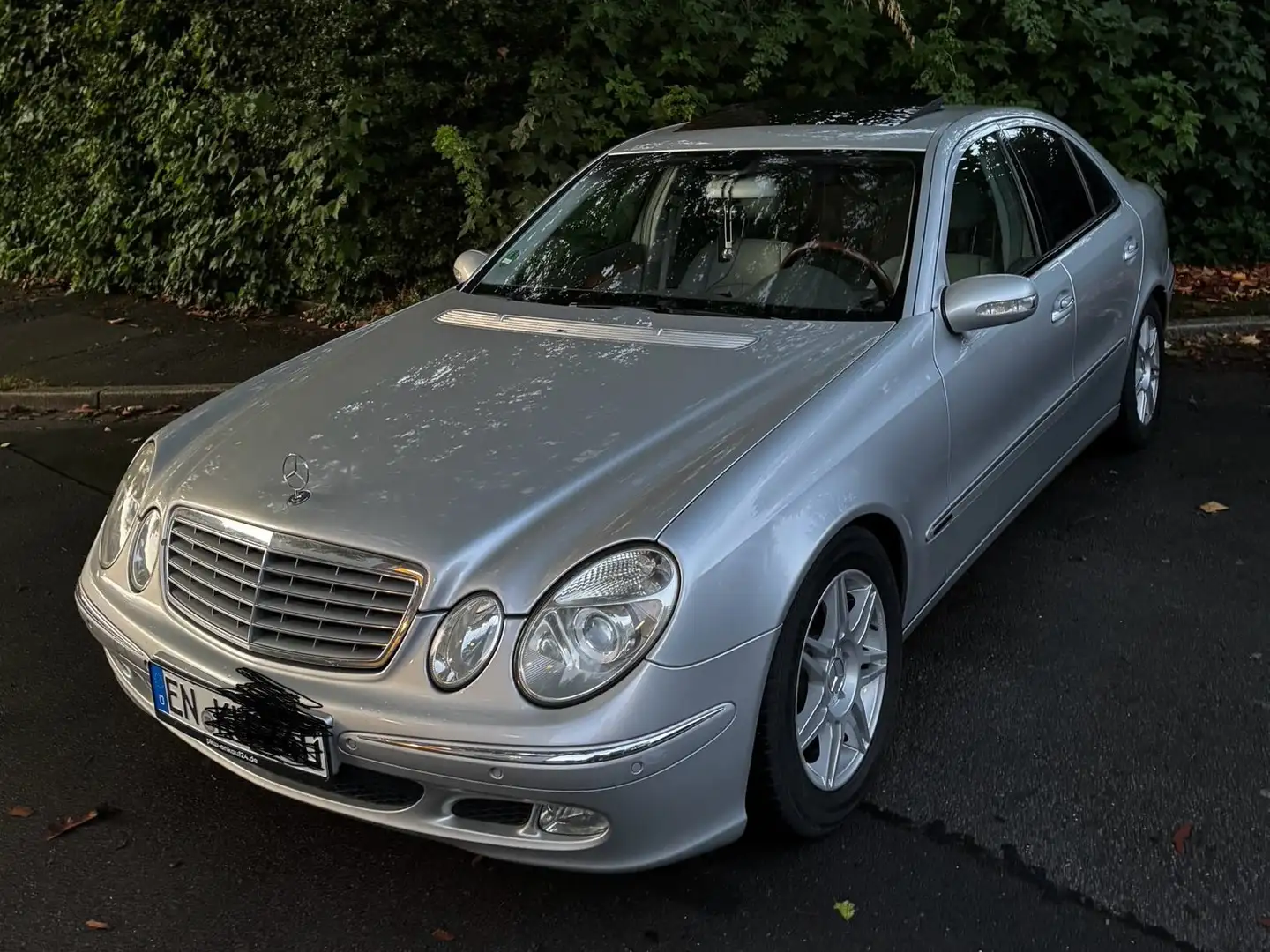 Mercedes-Benz E 240 E 240 Avantgarde Argent - 1