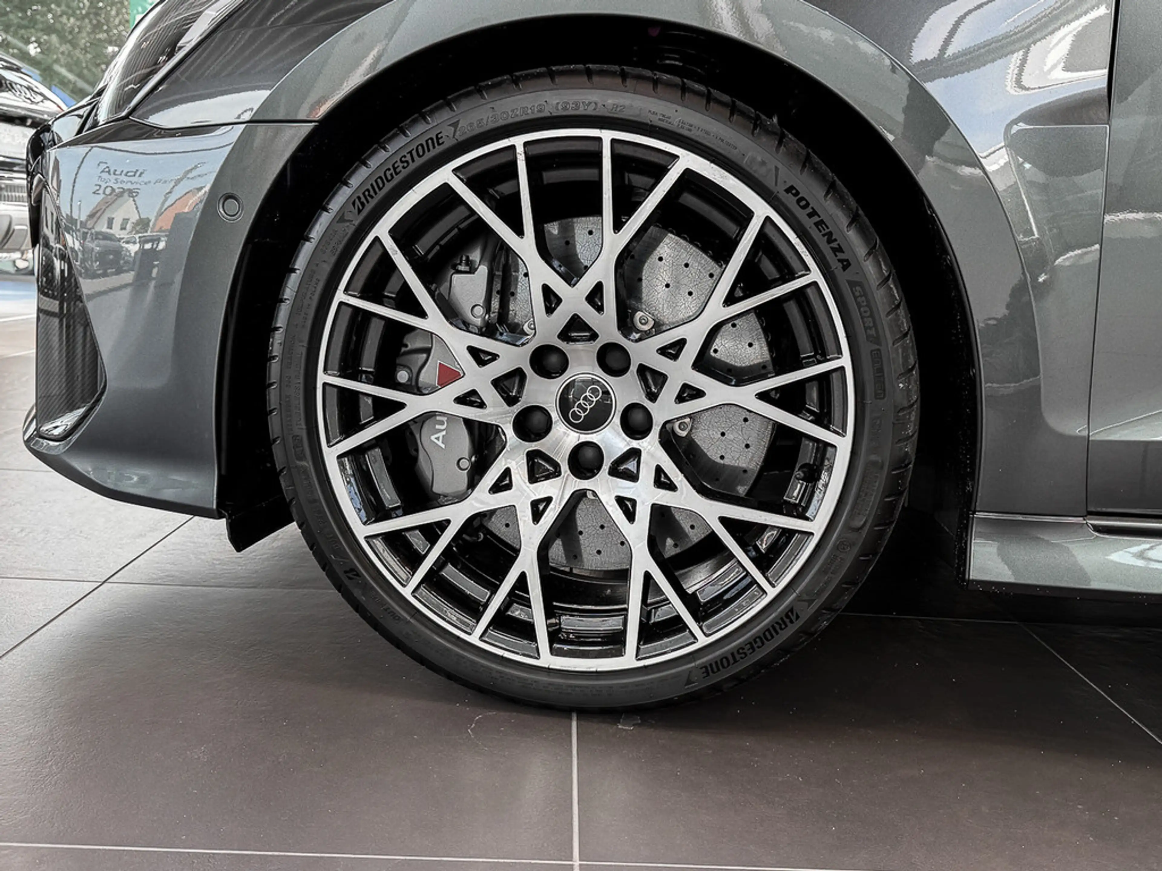 Audi RS3 — photo 7