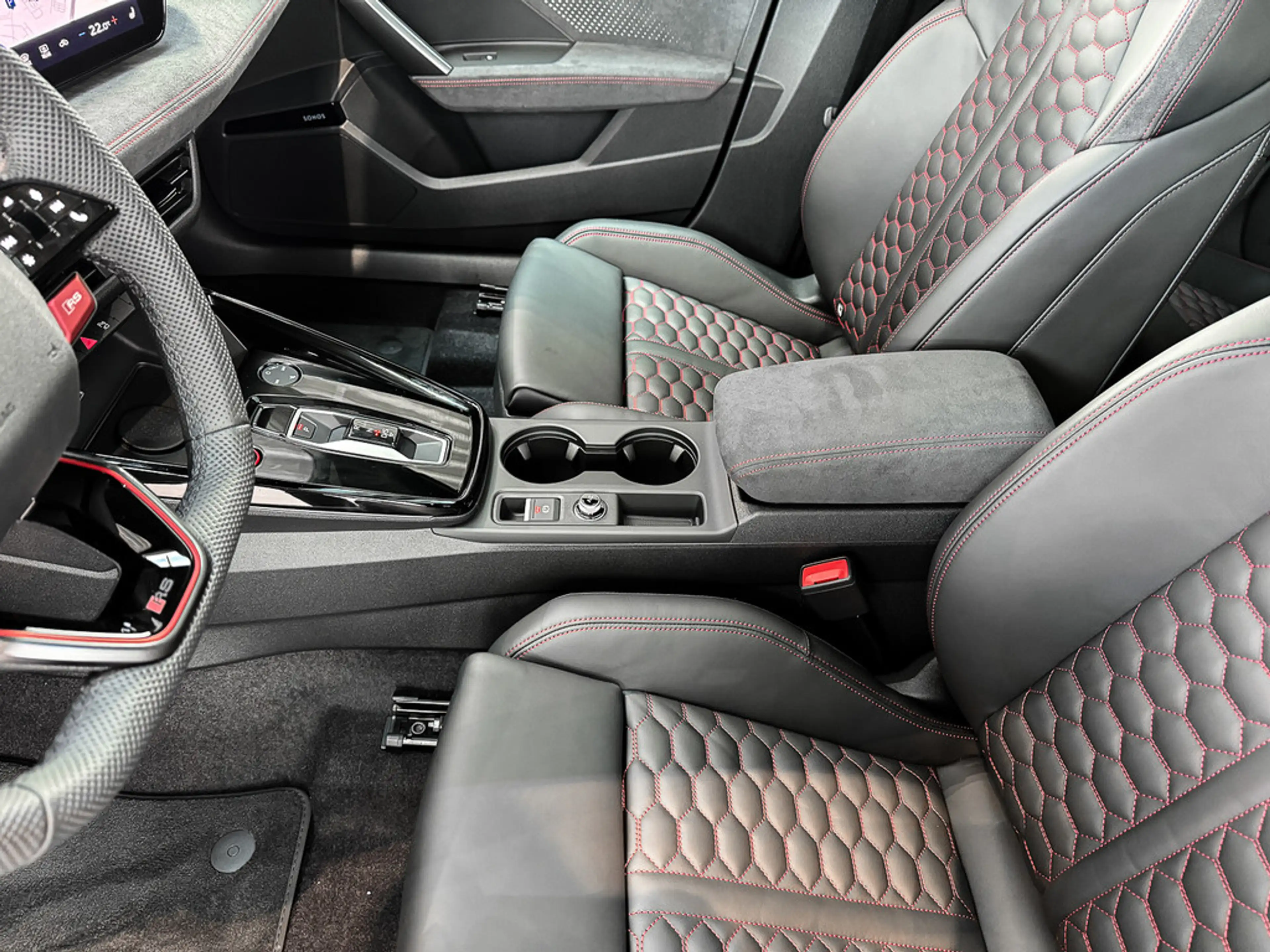 Audi RS3 — photo 14