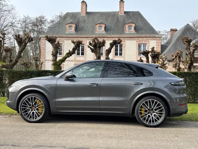Porsche Cayenne Cayenne 4.0 Bi-Turbo / Ceramic break / 22 RS