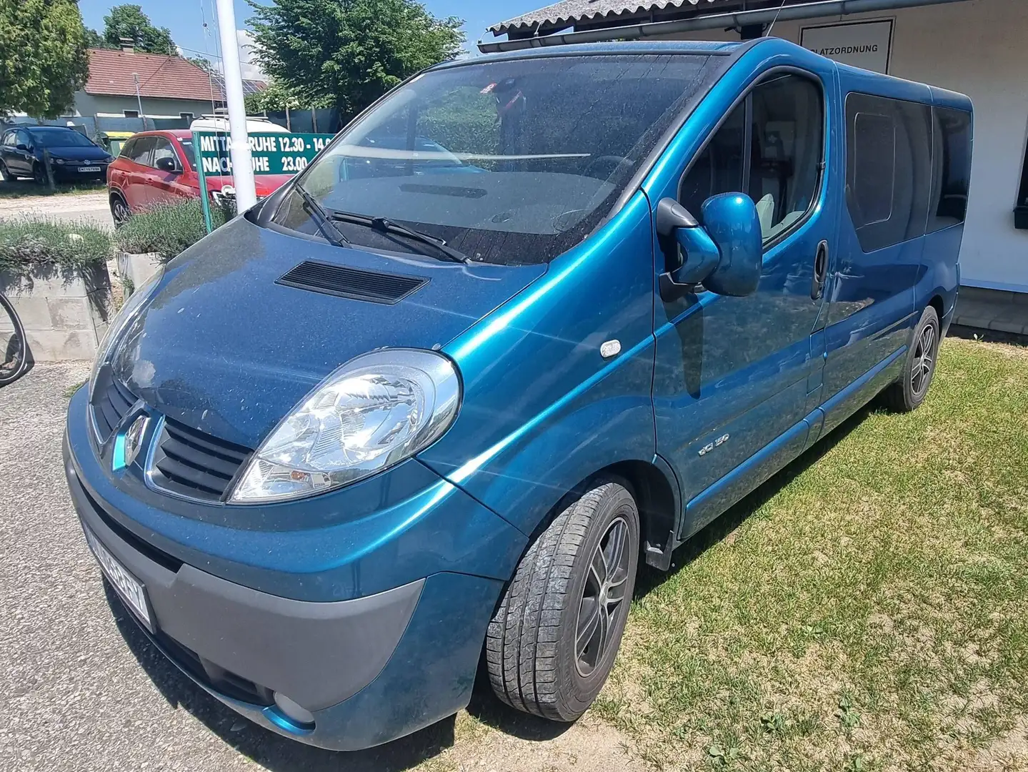 Renault Trafic Trafic Pass. Expr. L1H1 2,7t 2,5 dCi DPF Qu. Expression Blau - 1