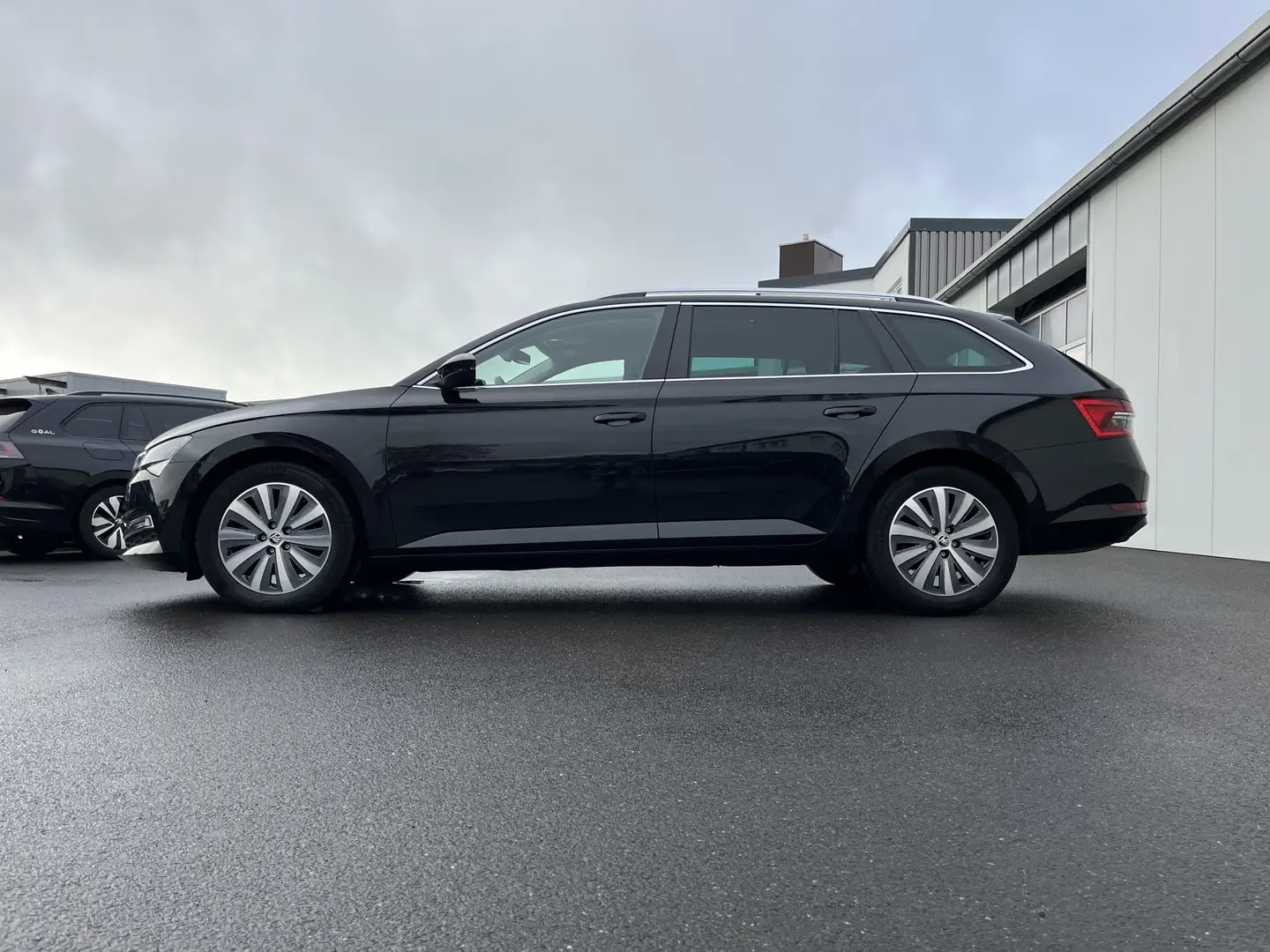 Skoda Superb Combi 2.0 TDI DSG Style 181€ m. 20% Anzahlung Vi Noir - 2