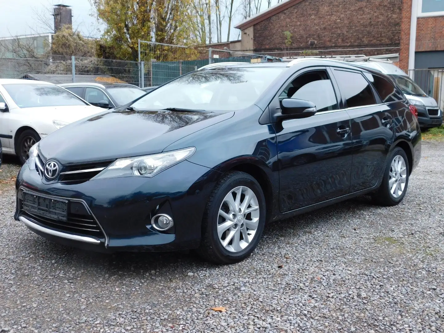 Toyota Auris Touring Sports Executive Schwarz - 1