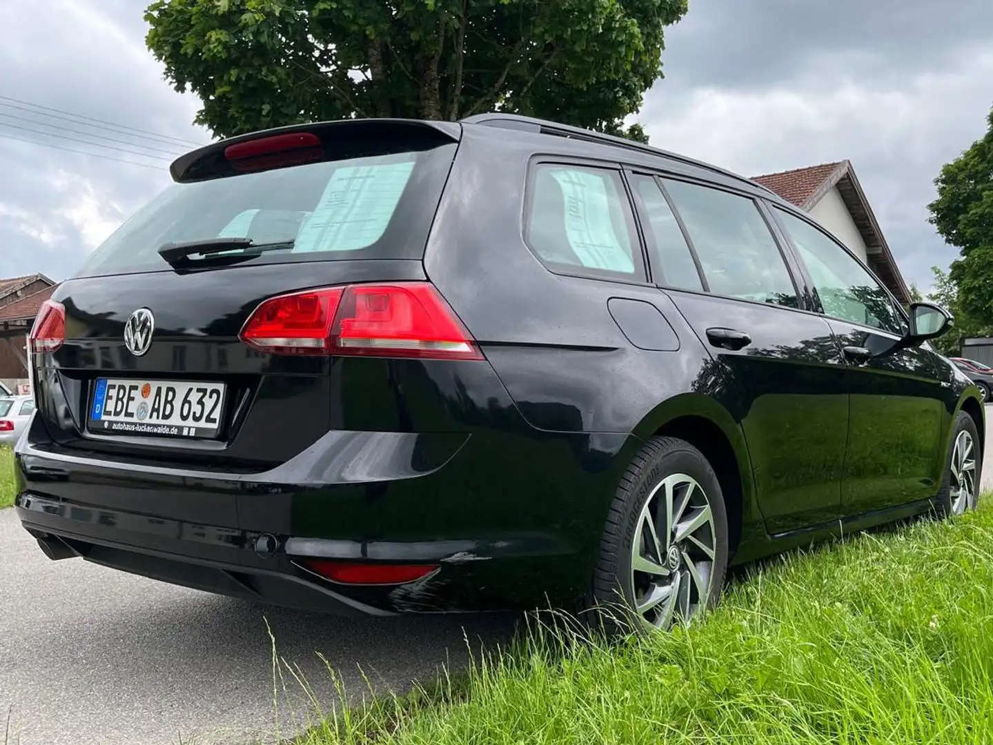 Volkswagen Golf Golf 1.6 BlueTDI Trendline Schwarz - 2