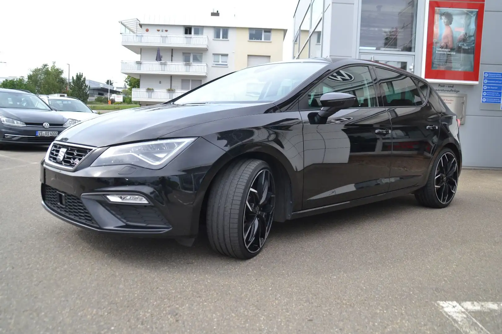 SEAT Leon FR 2.0 TSI 190 PS DSG Schwarz - 1